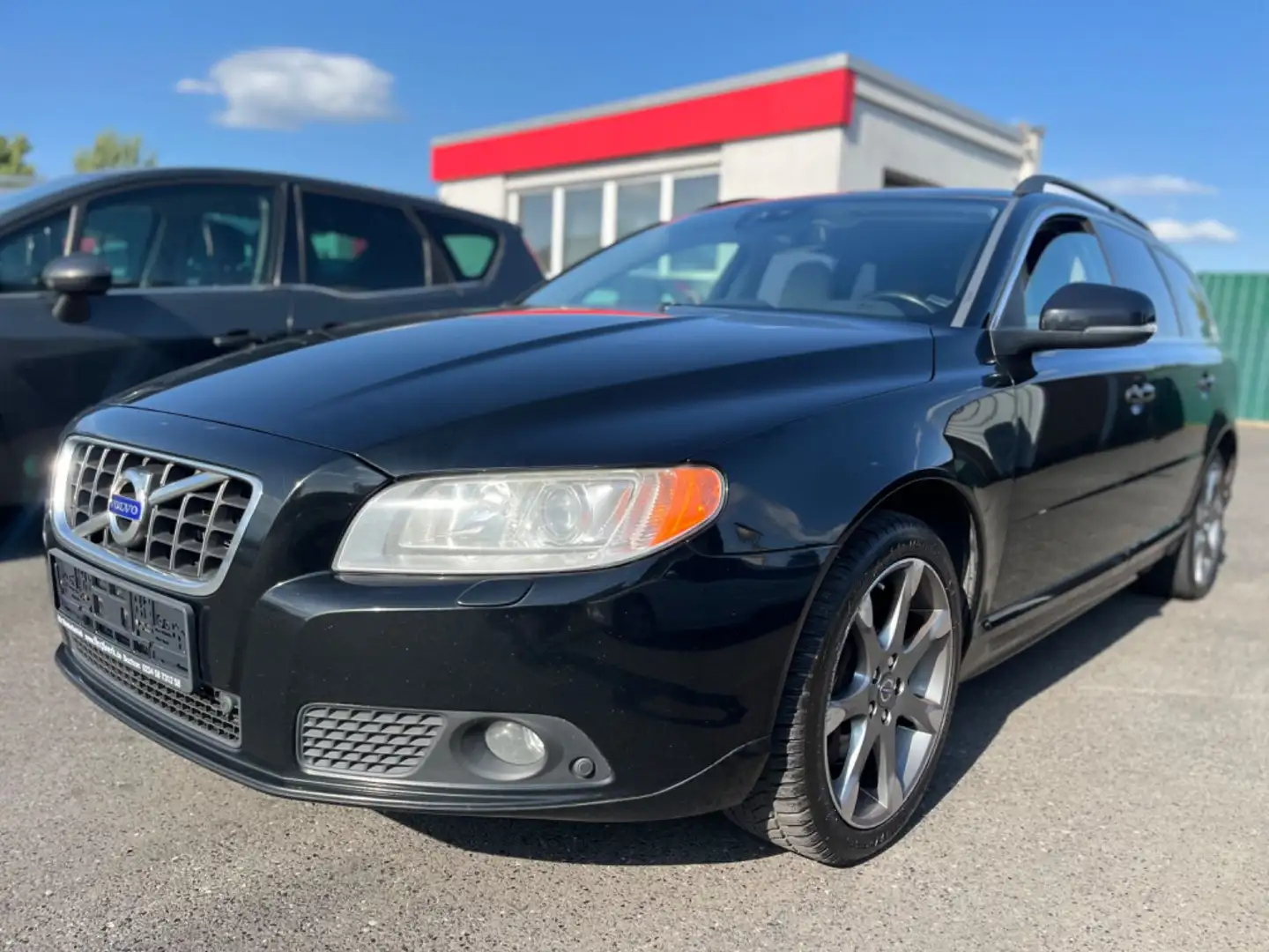 Volvo V70 Kombi Momentum Schwarz - 1