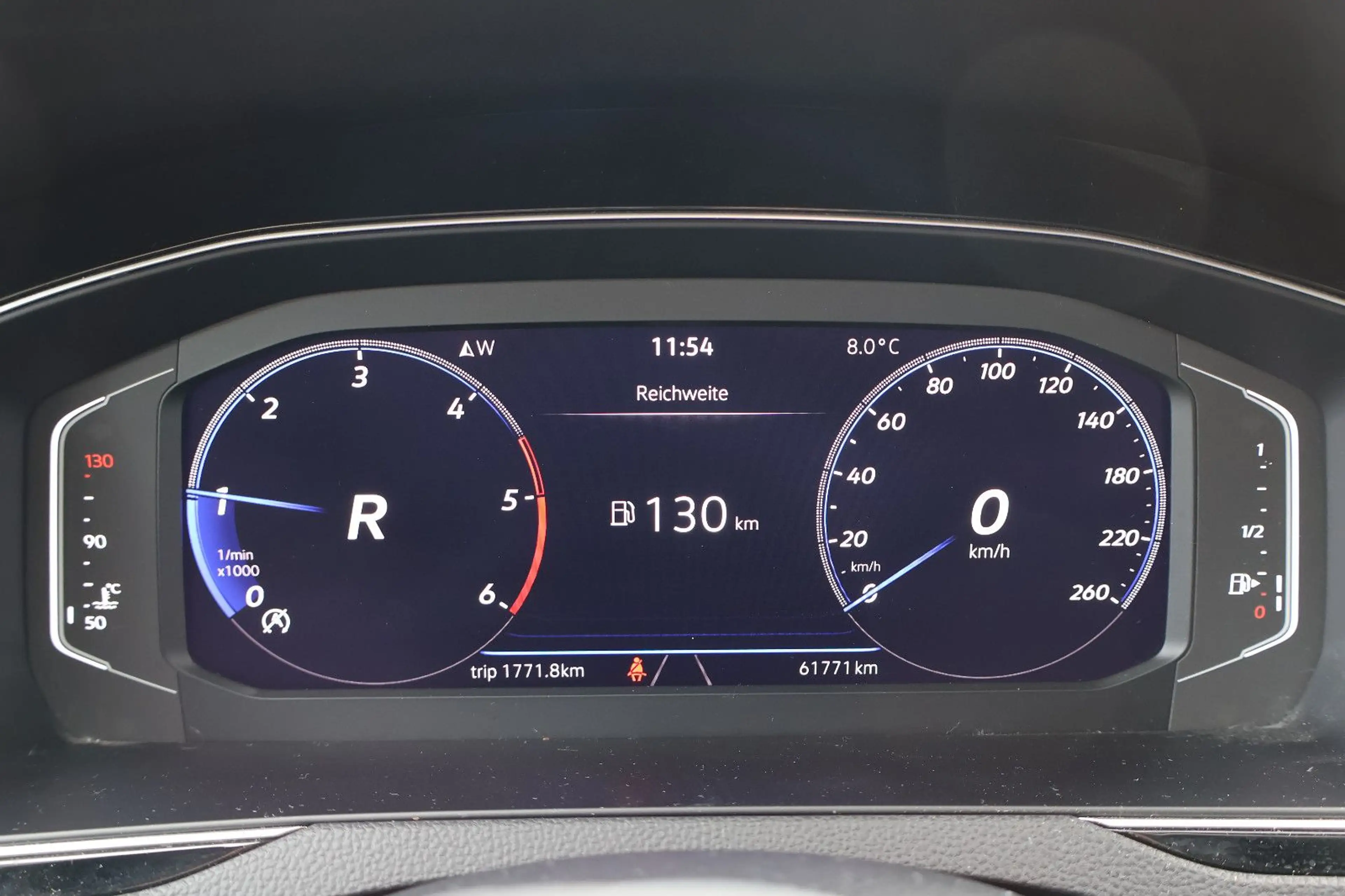 Volkswagen Passat Variant Passat 2.0 TDI Business HUD+AID+MATRIX+PANO+AHK — photo 9