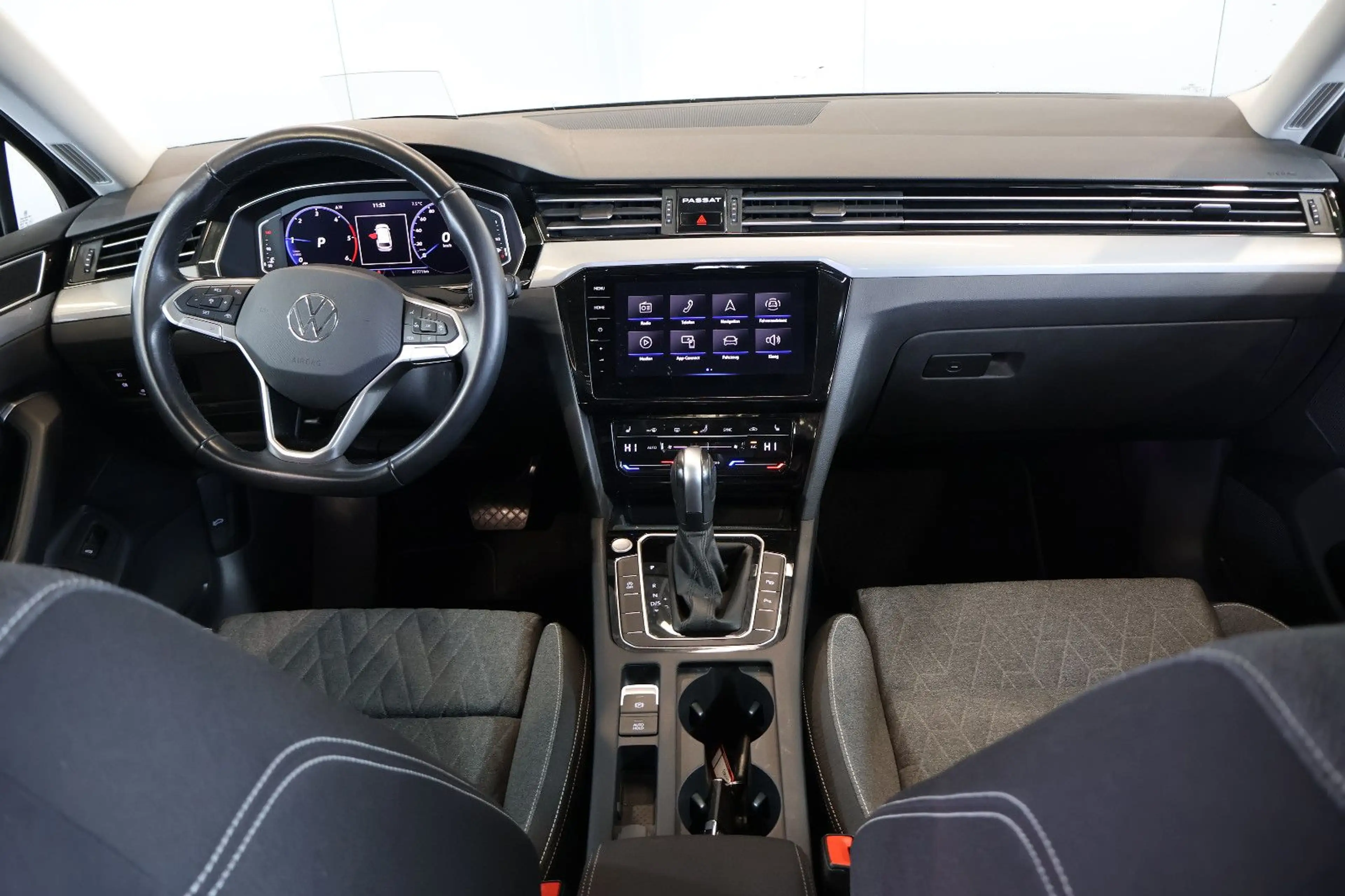 Volkswagen Passat Variant Passat 2.0 TDI Business HUD+AID+MATRIX+PANO+AHK — photo 7