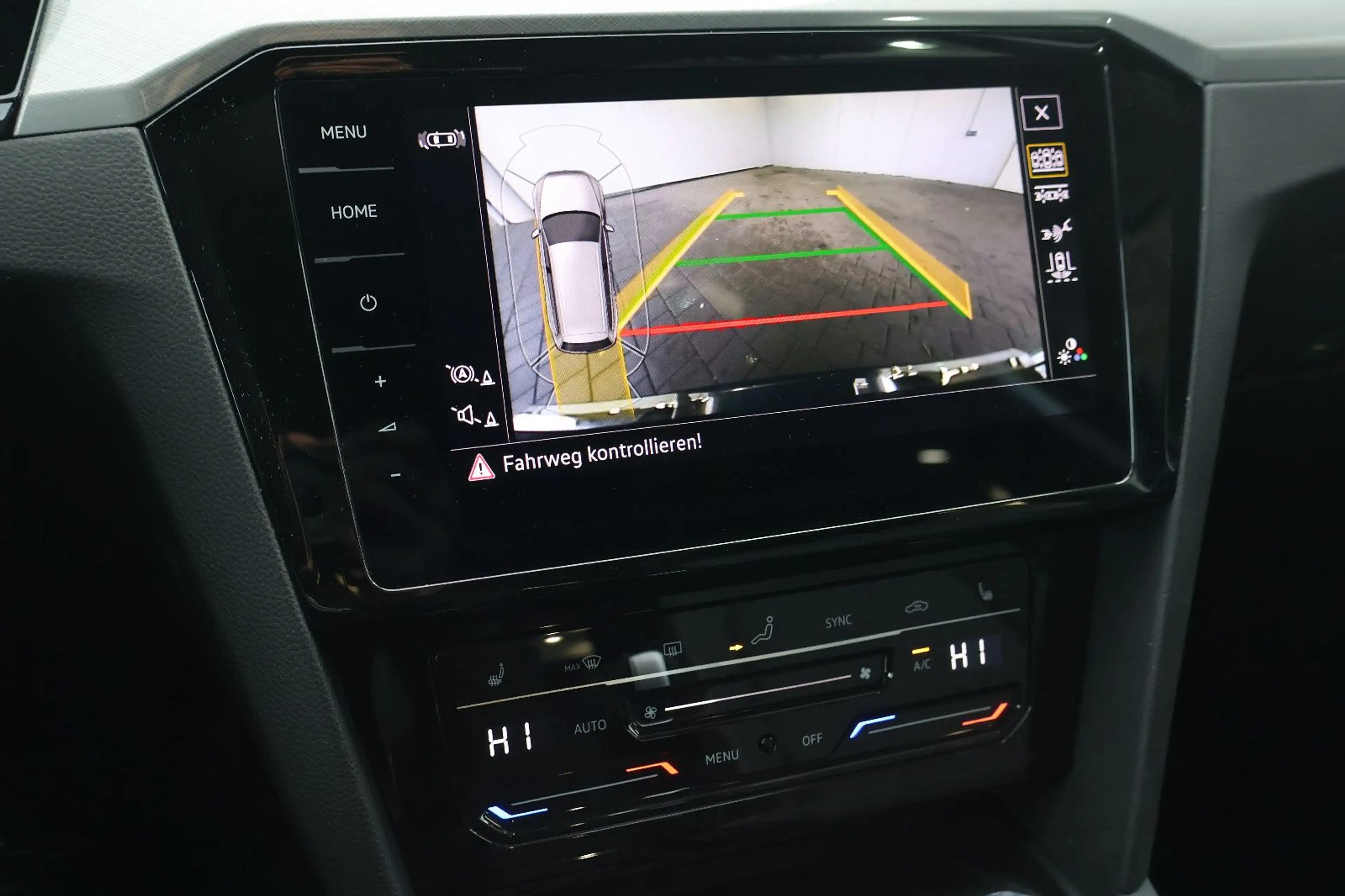 Volkswagen Passat Variant Passat 2.0 TDI Business HUD+AID+MATRIX+PANO+AHK — photo 10