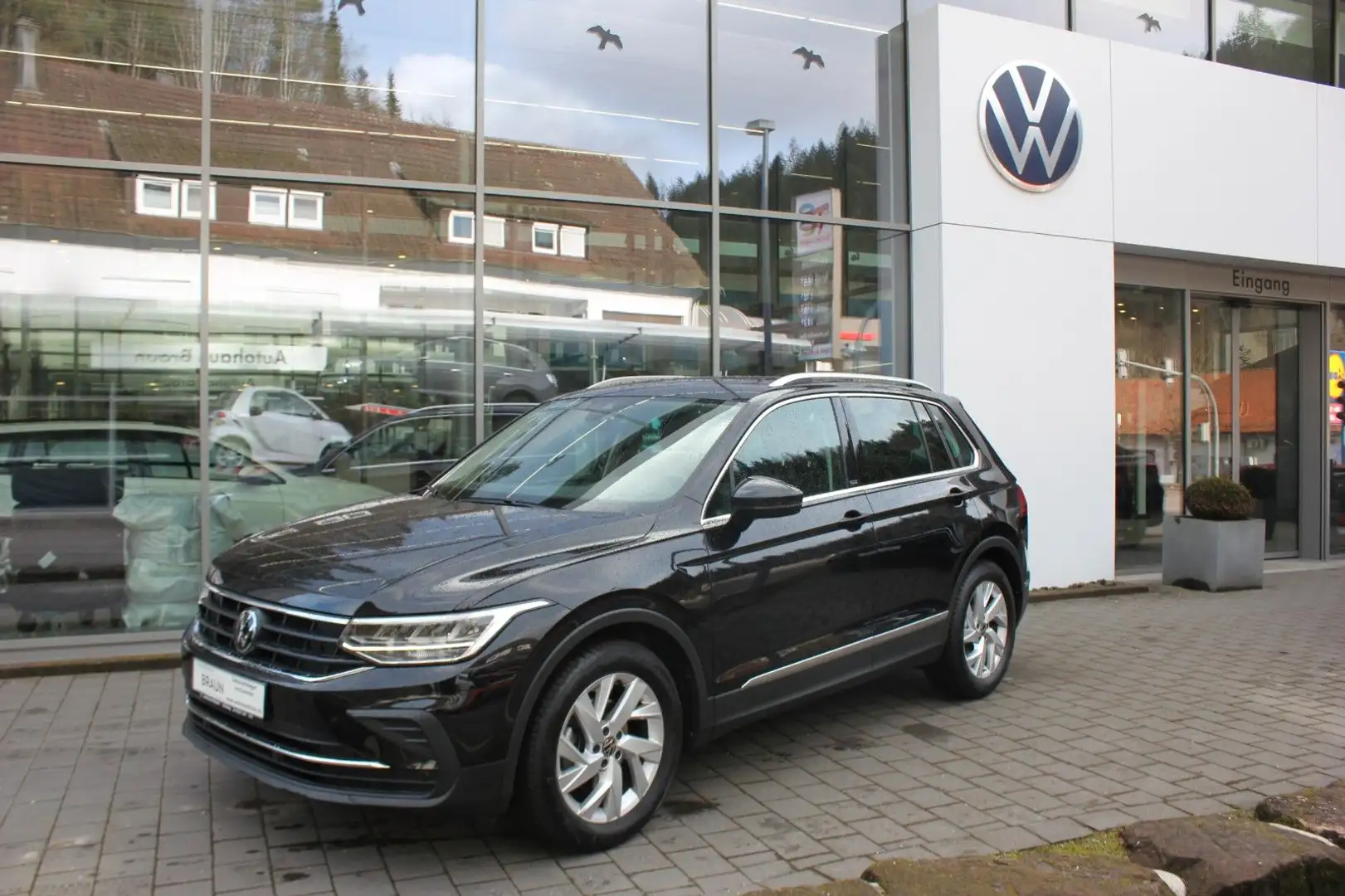Volkswagen Tiguan Move 2.0 TDI Navi,LED,ACC,AHK,PDC Schwarz - 1