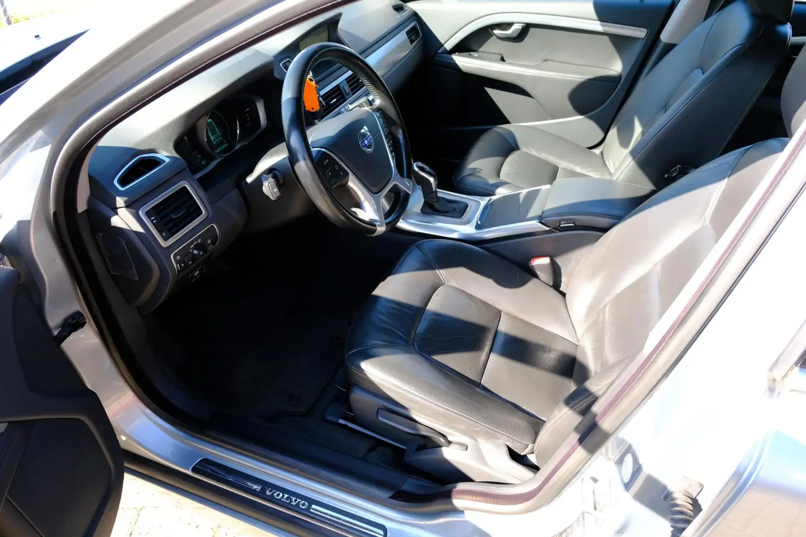 Volvo V70 1.6 T4 180pk Nordic+ Aut.Leder|Navi|Clima|LMV Сірий - 2