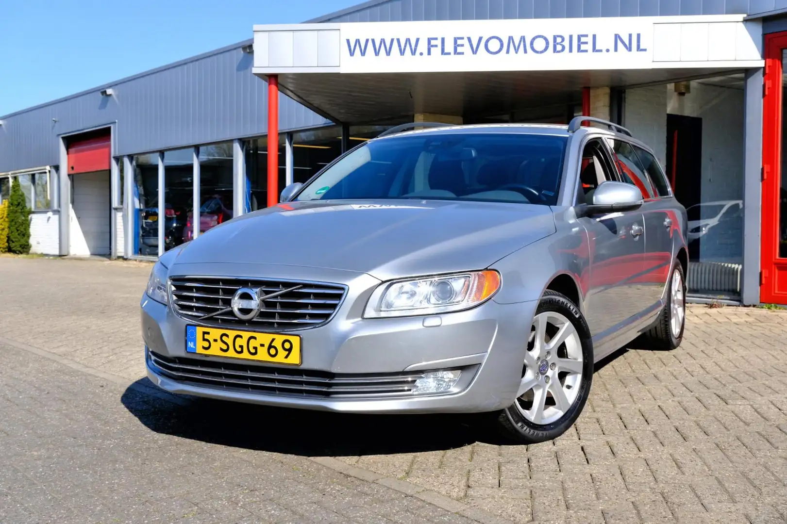 Volvo V70 1.6 T4 180pk Nordic+ Aut.Leder|Navi|Clima|LMV Сірий - 1