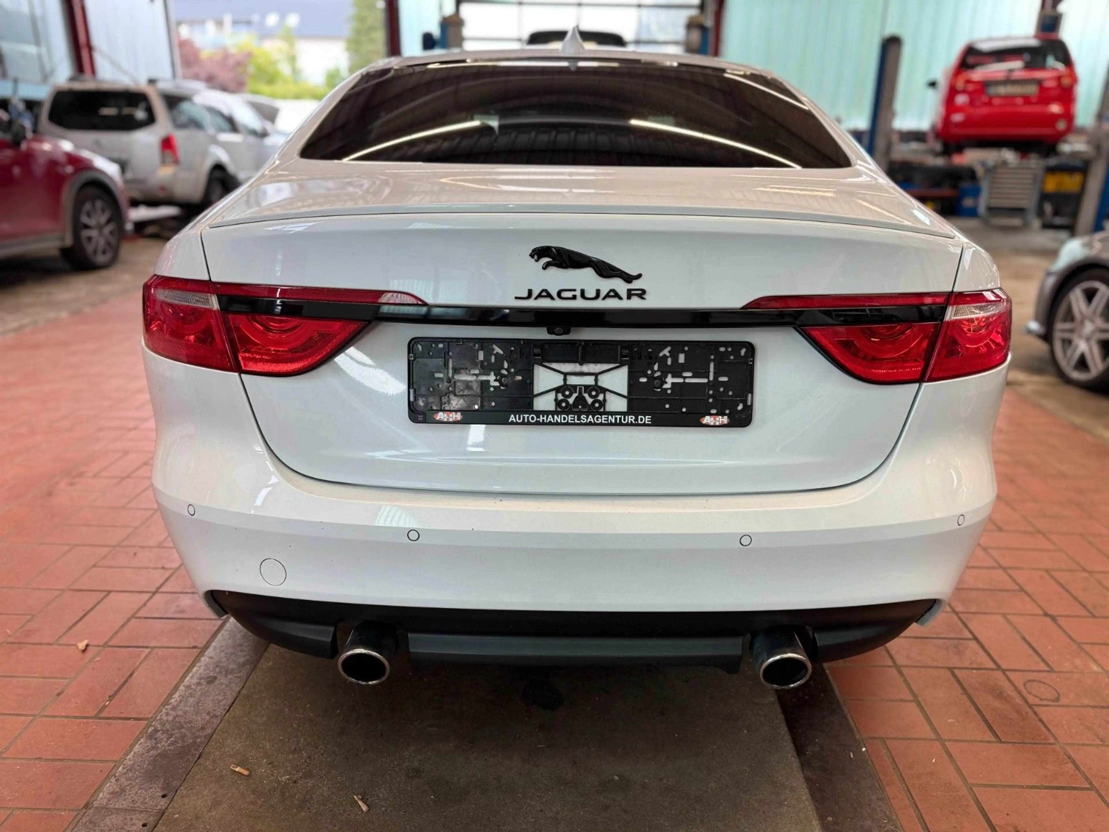 Jaguar XF 30d 300PS R-Sport Automatik — photo 5