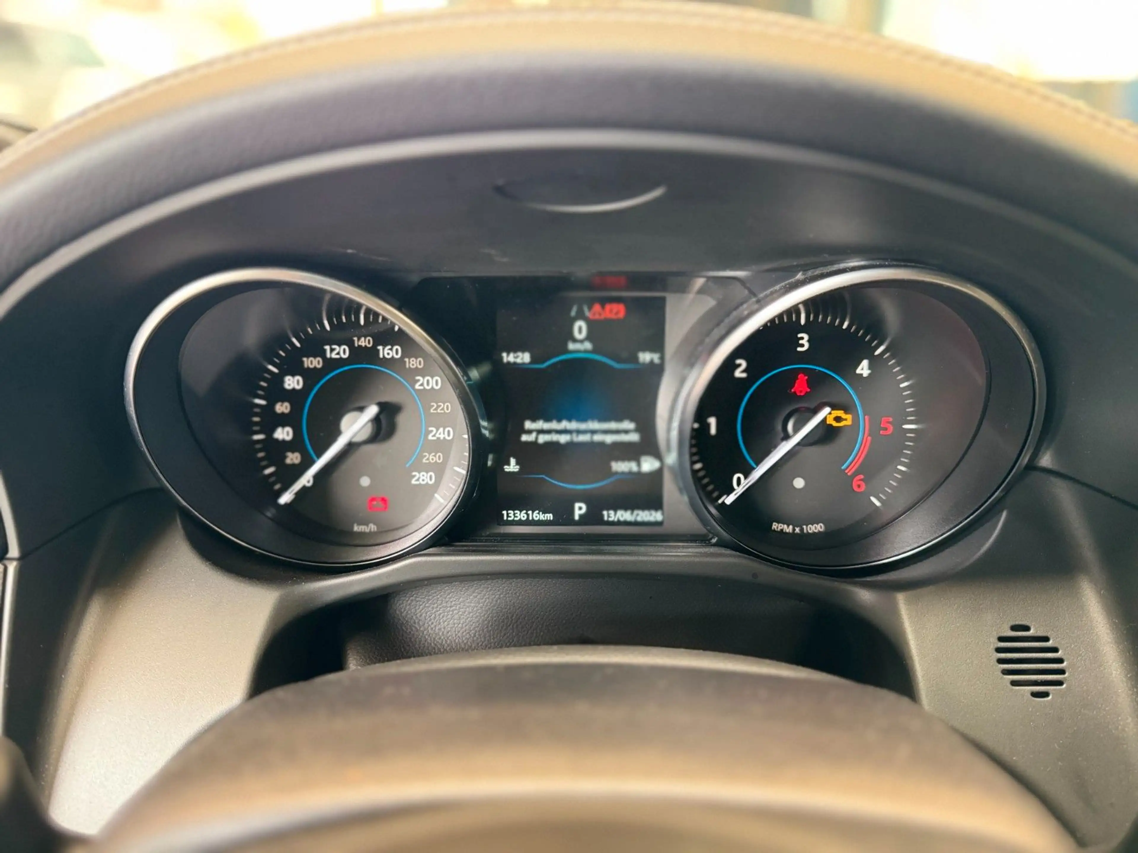 Jaguar XF 30d 300PS R-Sport Automatik — photo 14