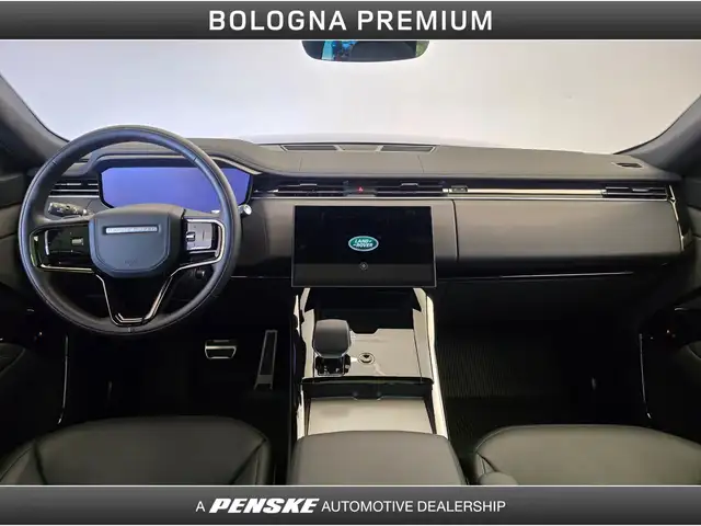 Land Rover Range Rover Sport view 4