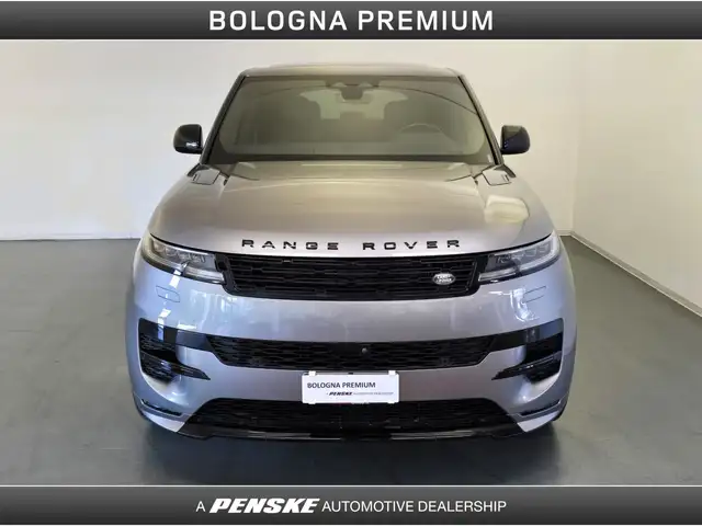 Land Rover Range Rover Sport view 8