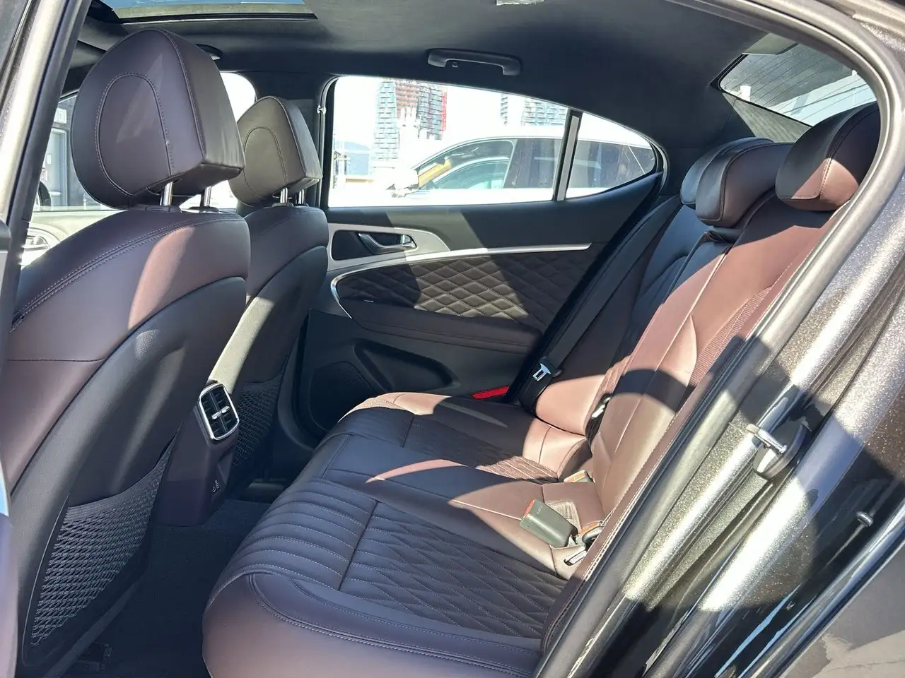 Genesis G70 снимка Genesis G70