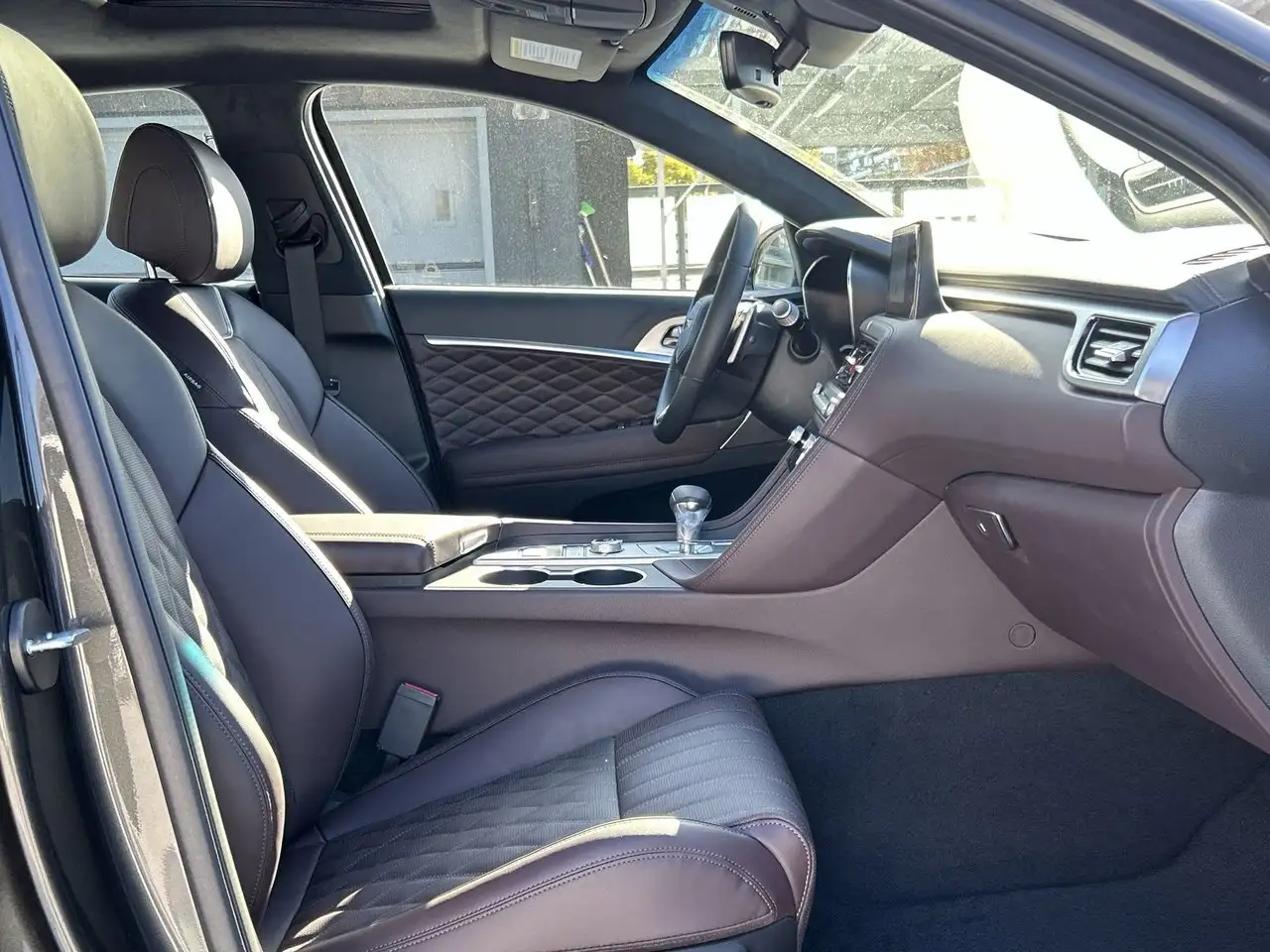 Genesis G70 снимка Genesis G70