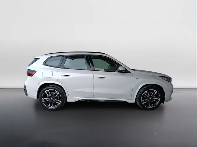 BMW X1 view 3