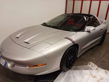 5.7 V8 Trans Am auto