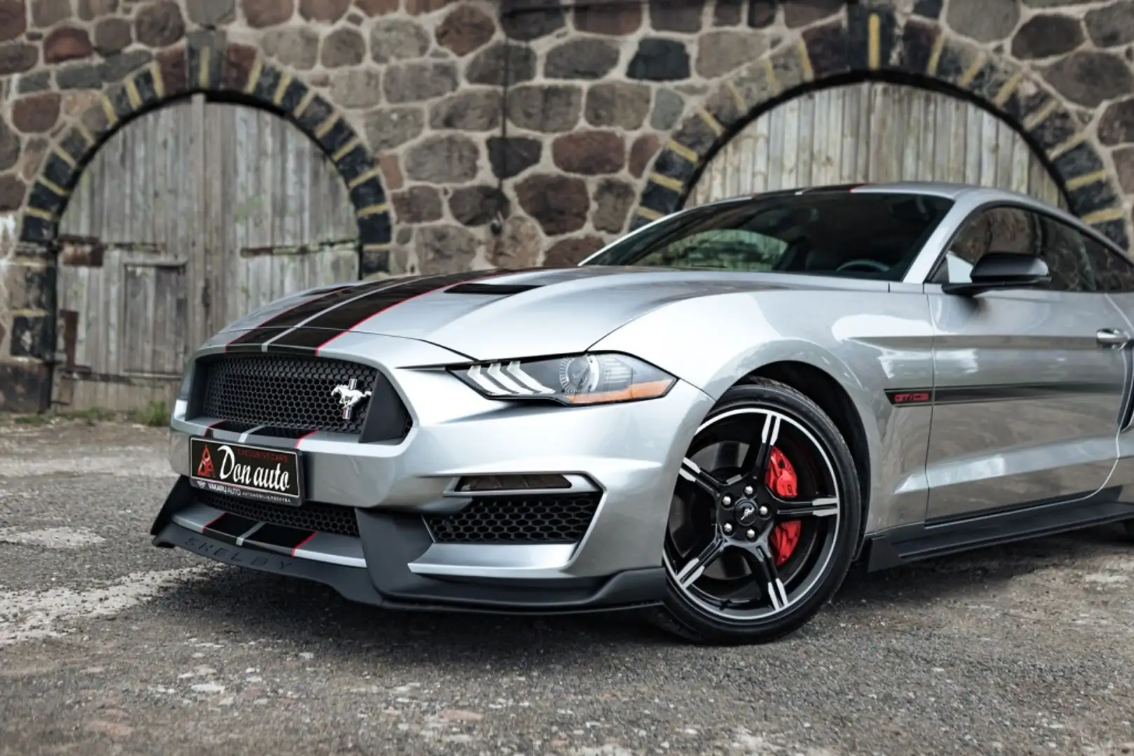 Ford Mustang Fastback 5.0 Ti-VCT GT Aut. Grijs - 1