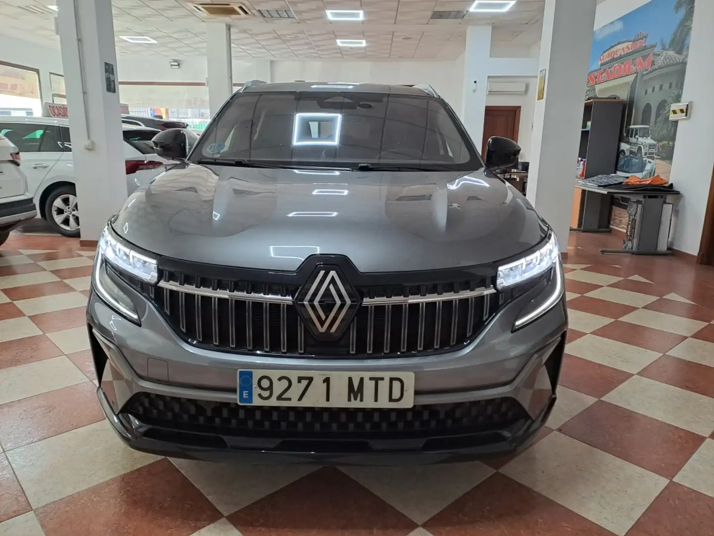 Renault Espace 1.2 E-Tech Híbrido Techno 146kW 5p Gris - 1