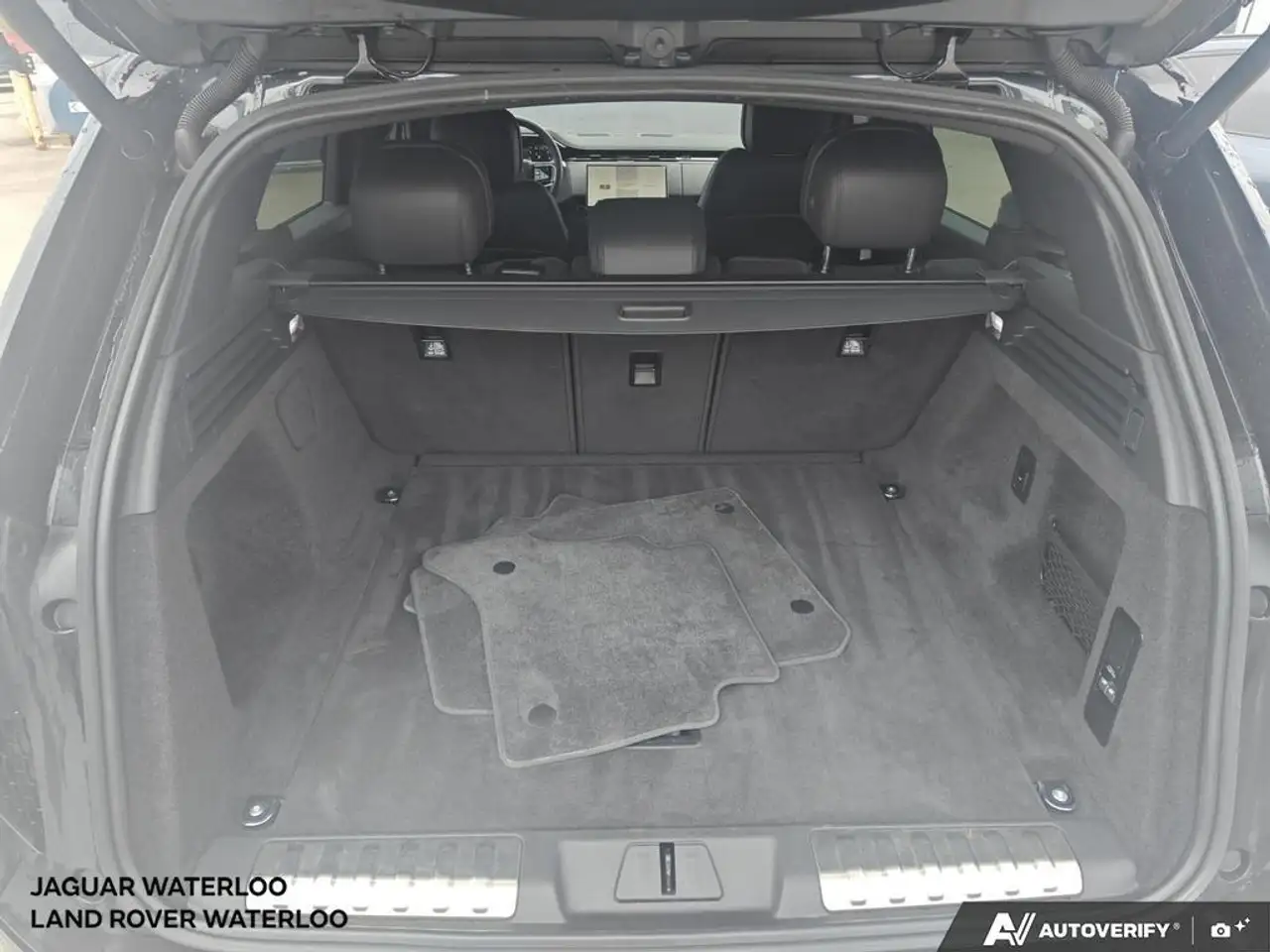 Land Rover Range Rover Sport снимка Land Rover Range Rover Sport