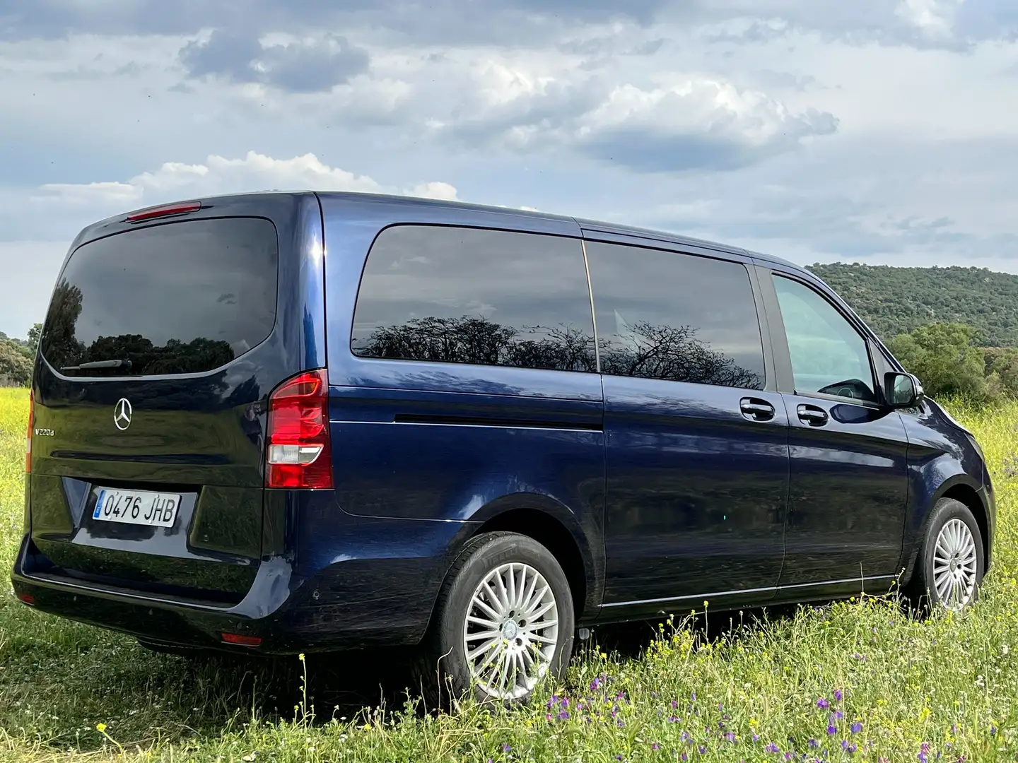 Mercedes-Benz V 220 V 220CDI Largo Avantgarde 7G Tronic Avantgarde Blauw - 2