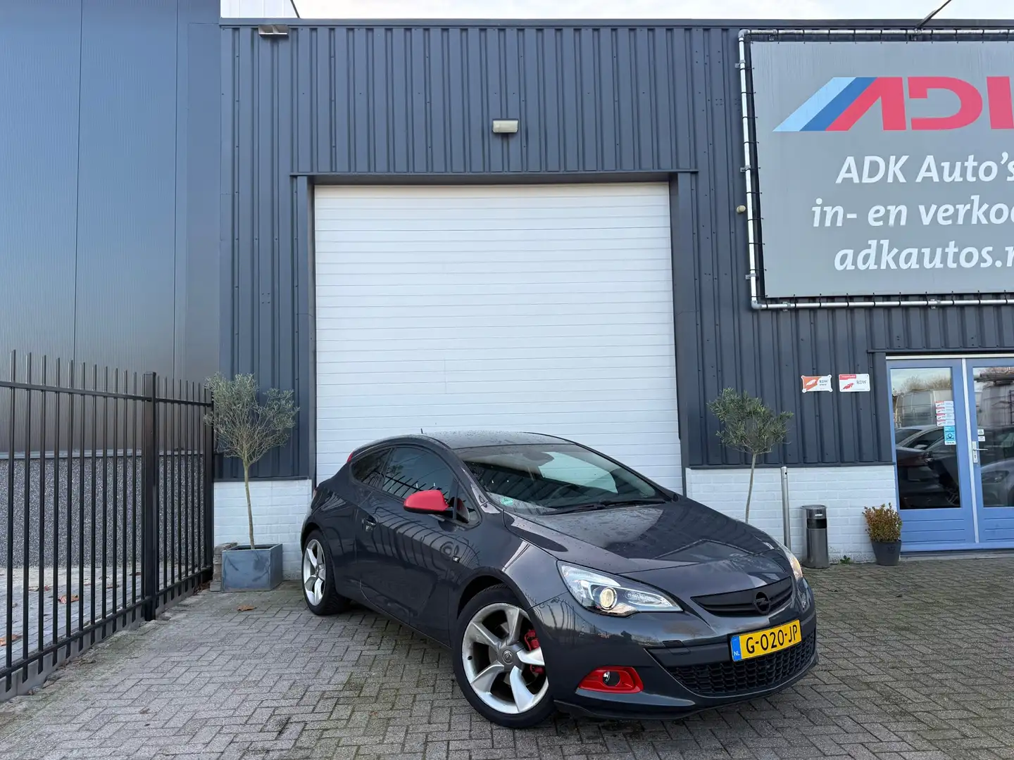 Opel Astra GTC 1.4 Turbo Sport 19'/CLIMA/CRUISE/PDC/MOOIE AUT Grau - 2