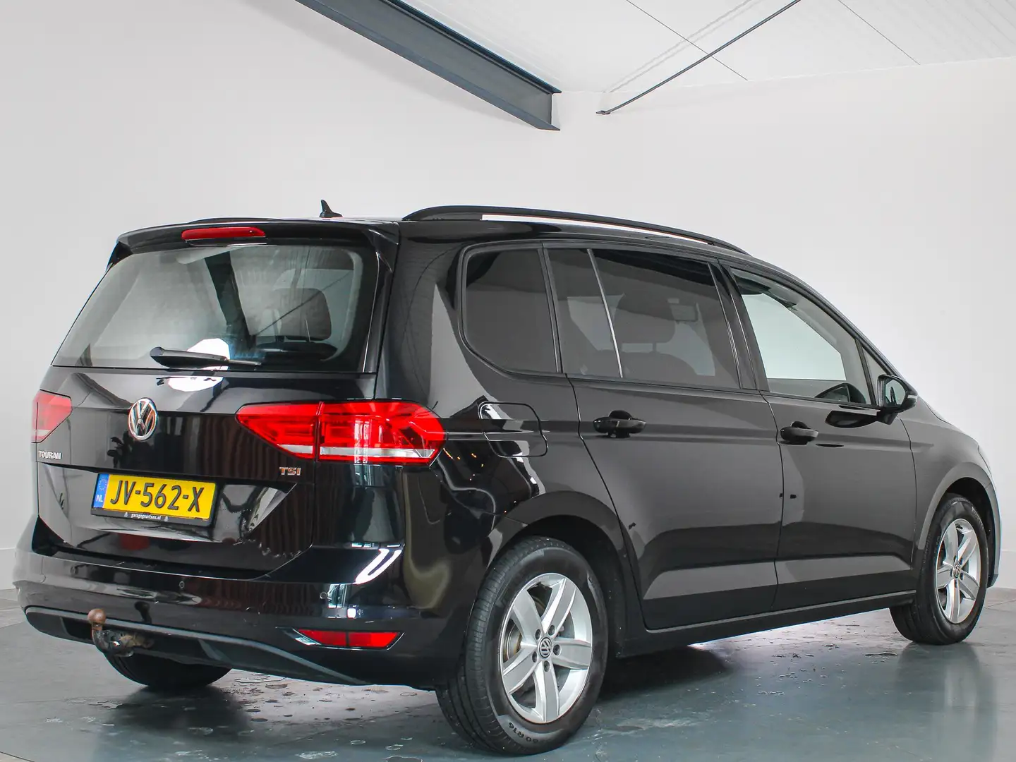 Volkswagen Touran 1.2 TSI Trendline, 5p, Trekhaak, Cruise Control, N Zwart - 2