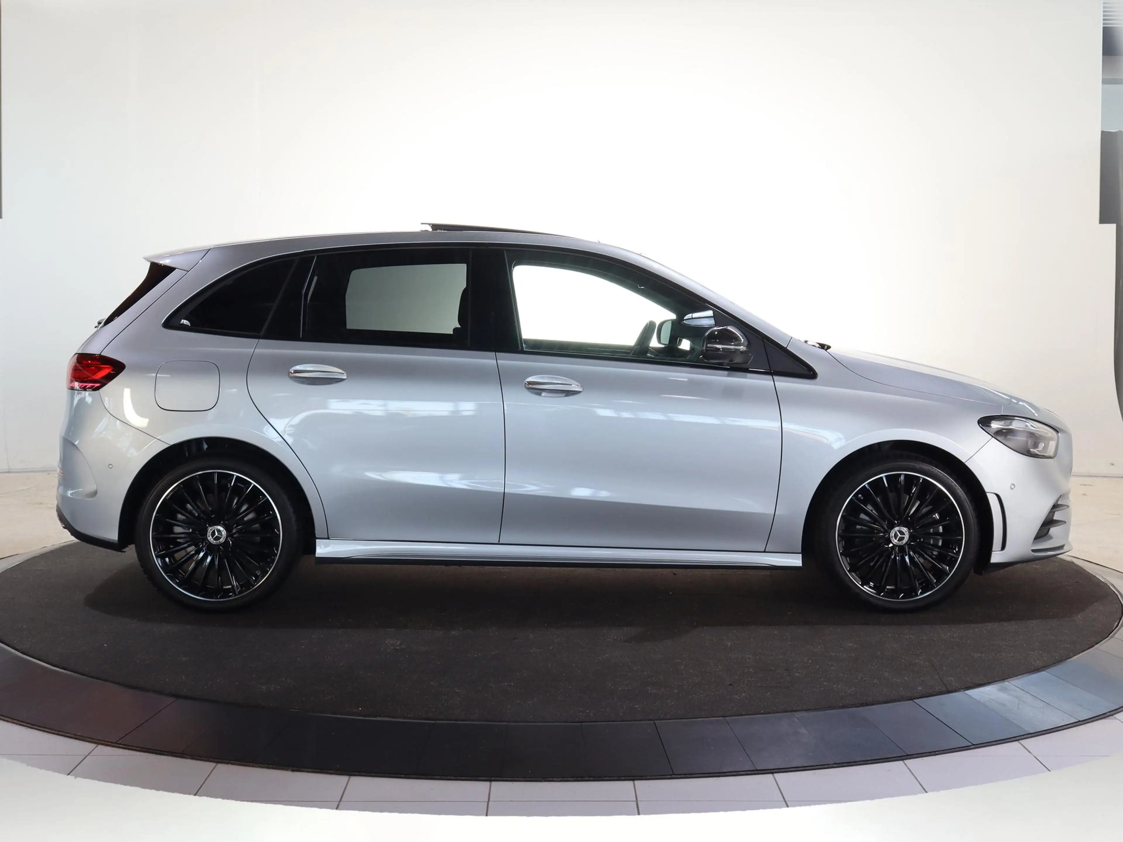 Mercedes-Benz B 250 250e Business Solution AMG | Panoramaschuifdak | N — photo 6