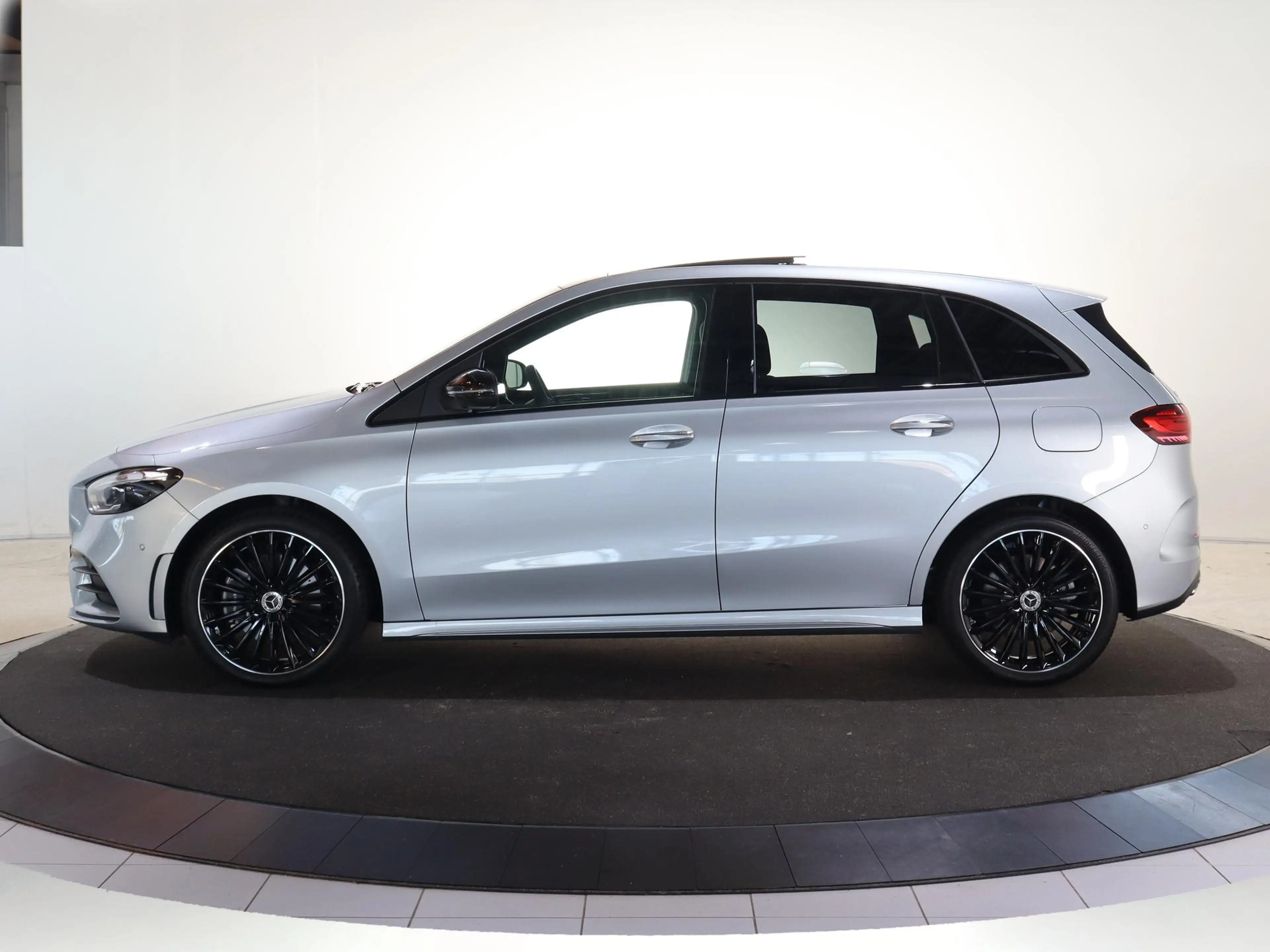 Mercedes-Benz B 250 250e Business Solution AMG | Panoramaschuifdak | N — photo 5