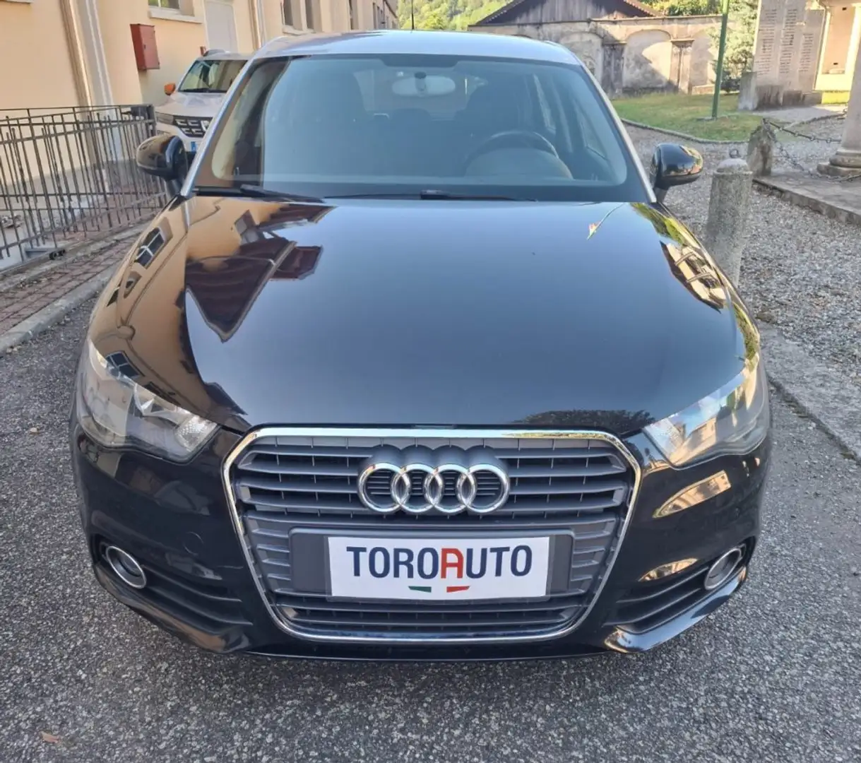 Audi A1 SPB 1.6 TDI Ambition Grigio - 2