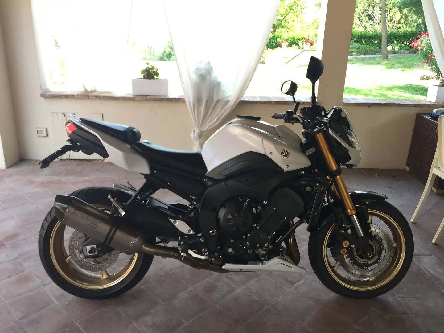 Yamaha FZ 8 Blanco - 2