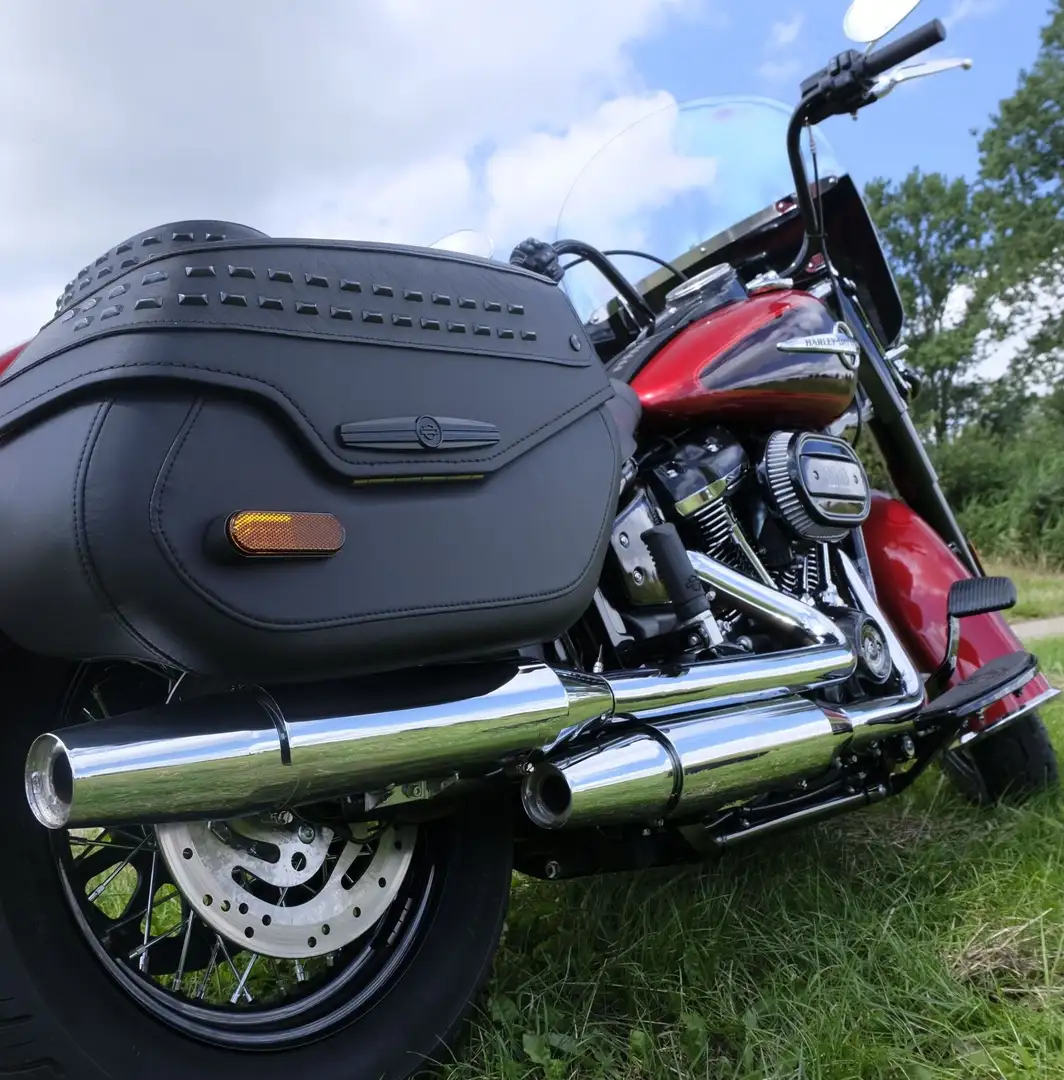 Harley-Davidson Heritage Classic 114 Red - 2