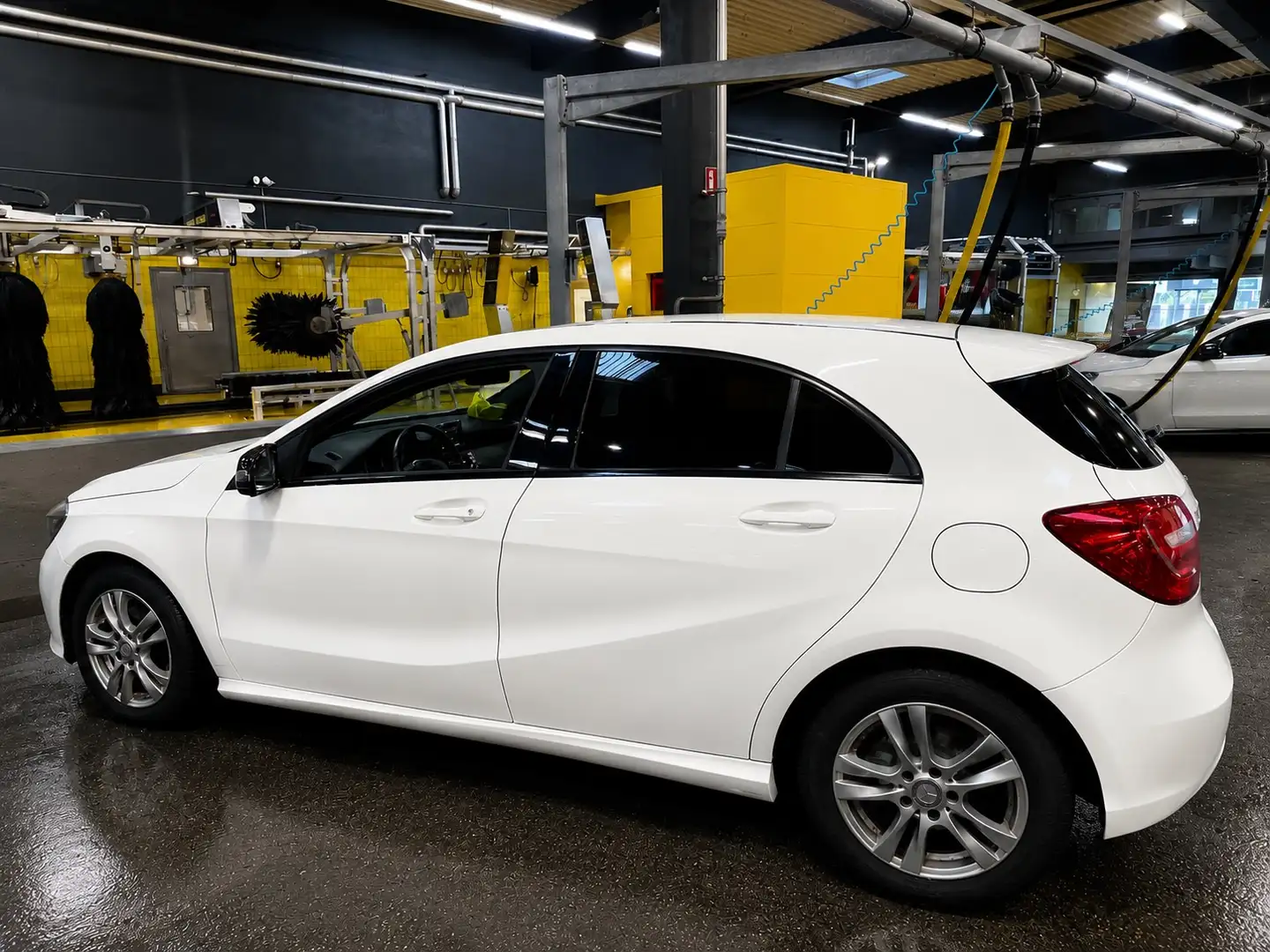 Mercedes-Benz A 180 BlueEfficiency Edition Weiß - 2