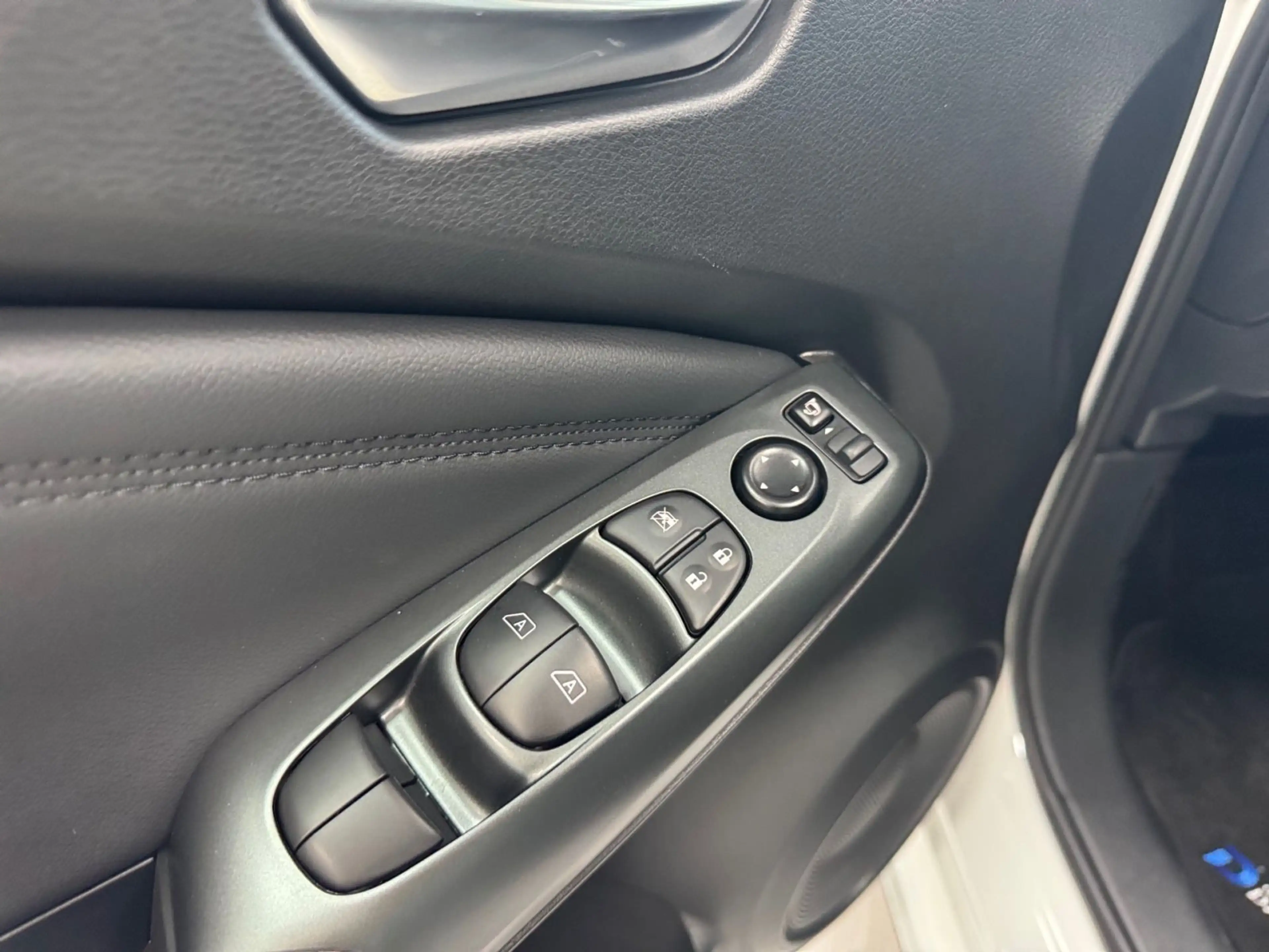 Nissan Juke N-Connecta — photo 14