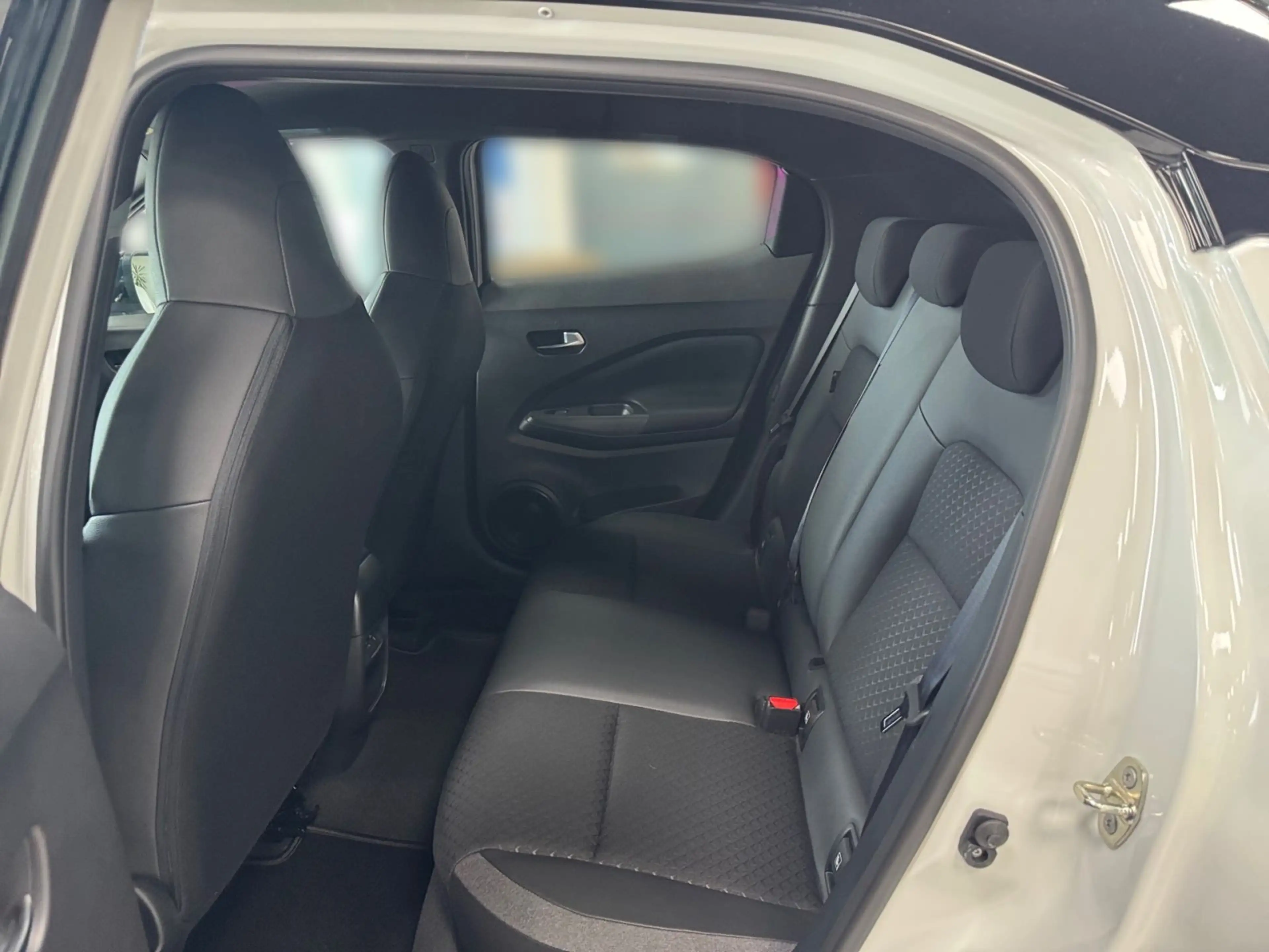 Nissan Juke N-Connecta — photo 11