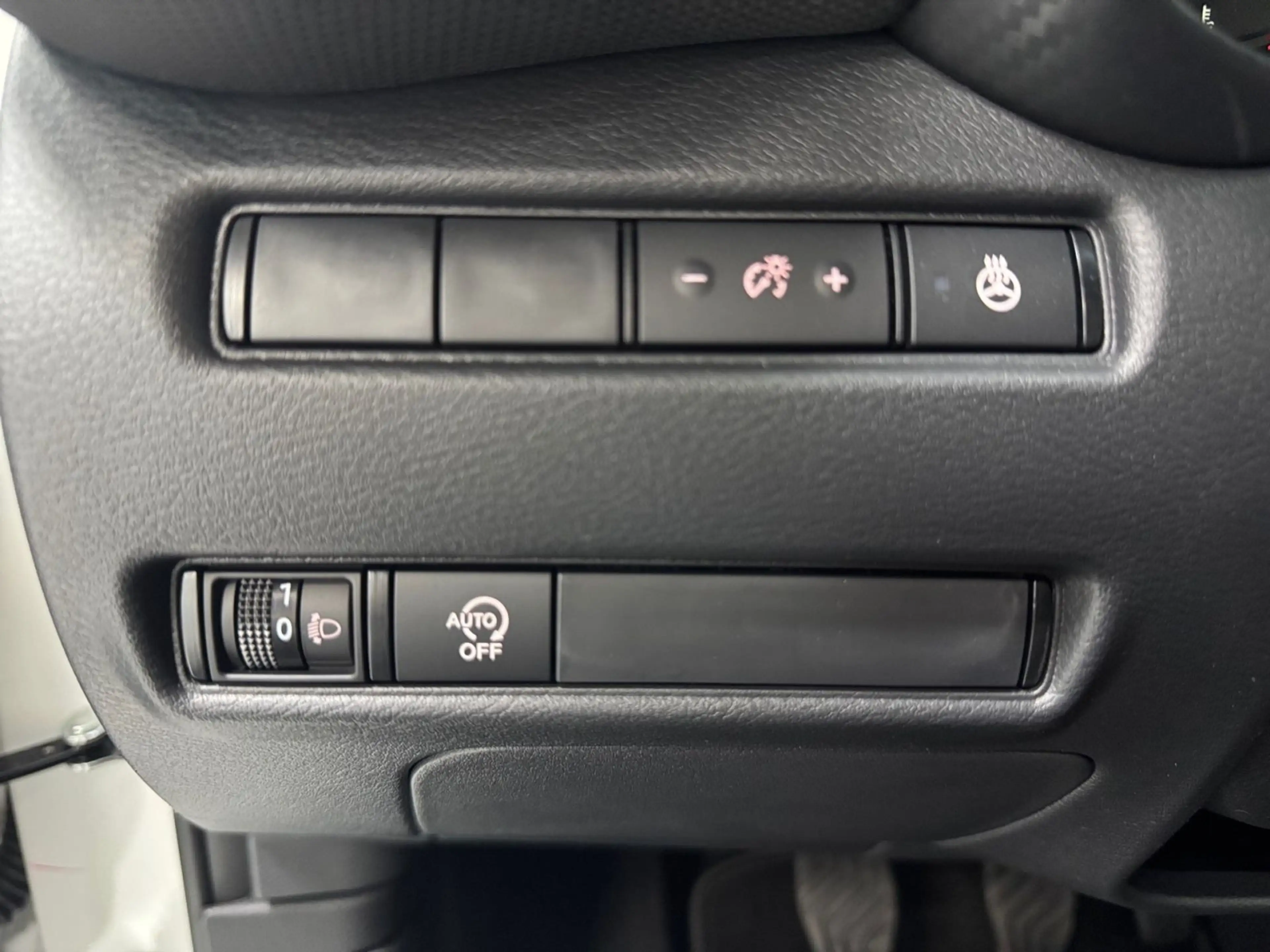 Nissan Juke N-Connecta — photo 15