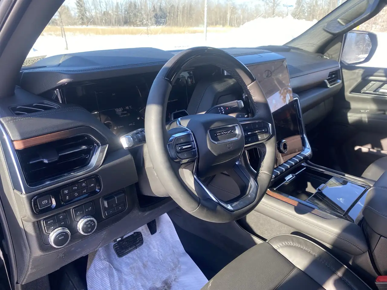 GMC Yukon снимка GMC Yukon