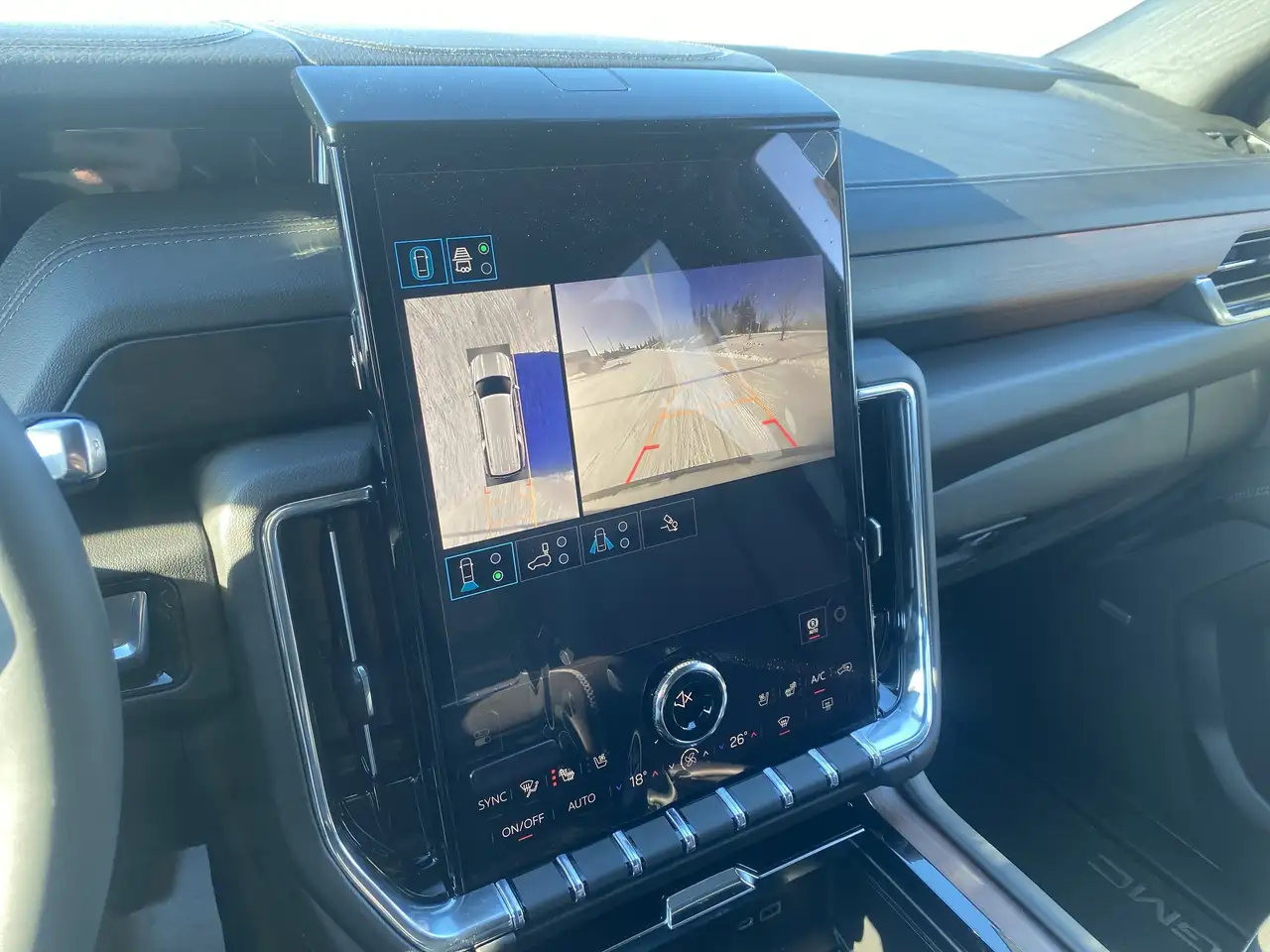 GMC Yukon снимка GMC Yukon