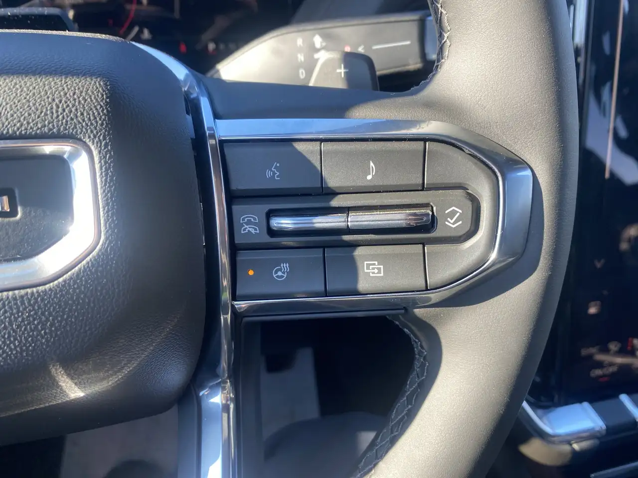 GMC Yukon снимка GMC Yukon