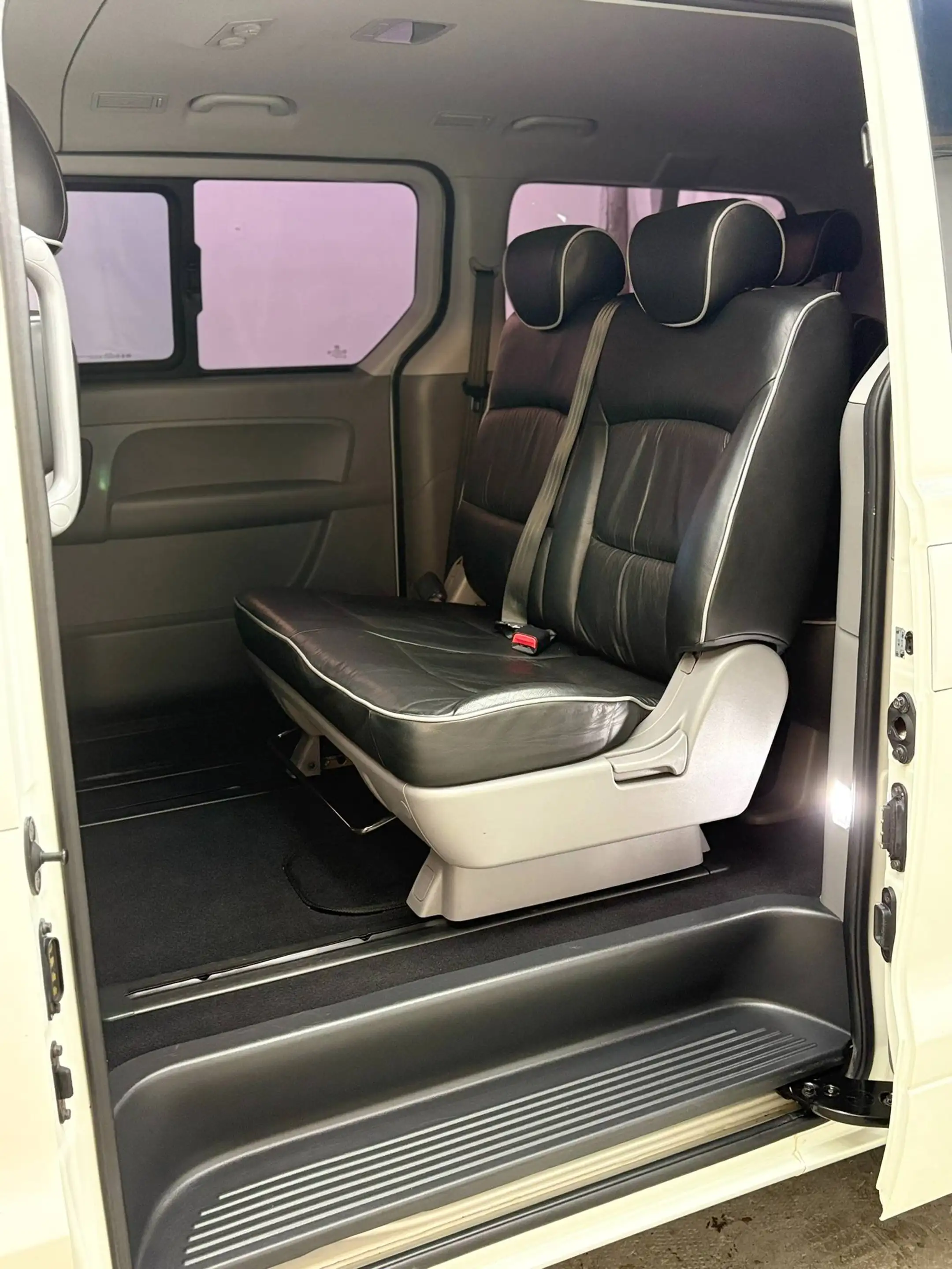 Hyundai H-1 Grand Starex — photo 11
