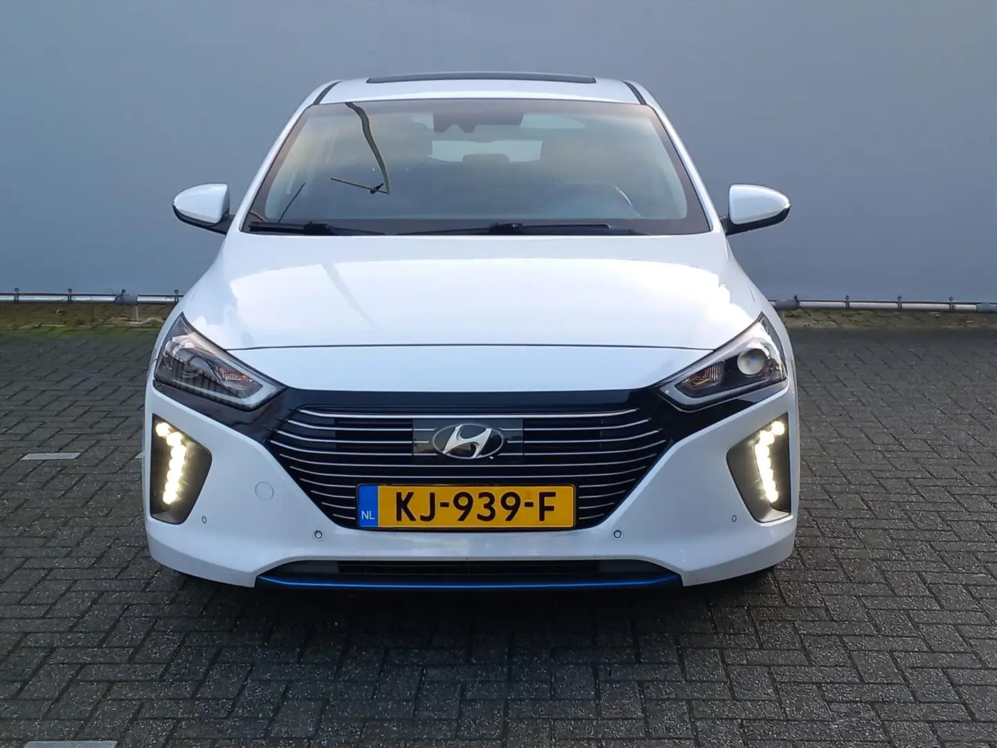 Hyundai IONIQ 1.6 GDI HEV 141 pk First Edition | Navi | Climate Beyaz - 2
