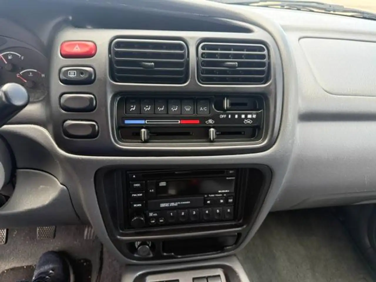 Suzuki XL-7 снимка Suzuki XL-7