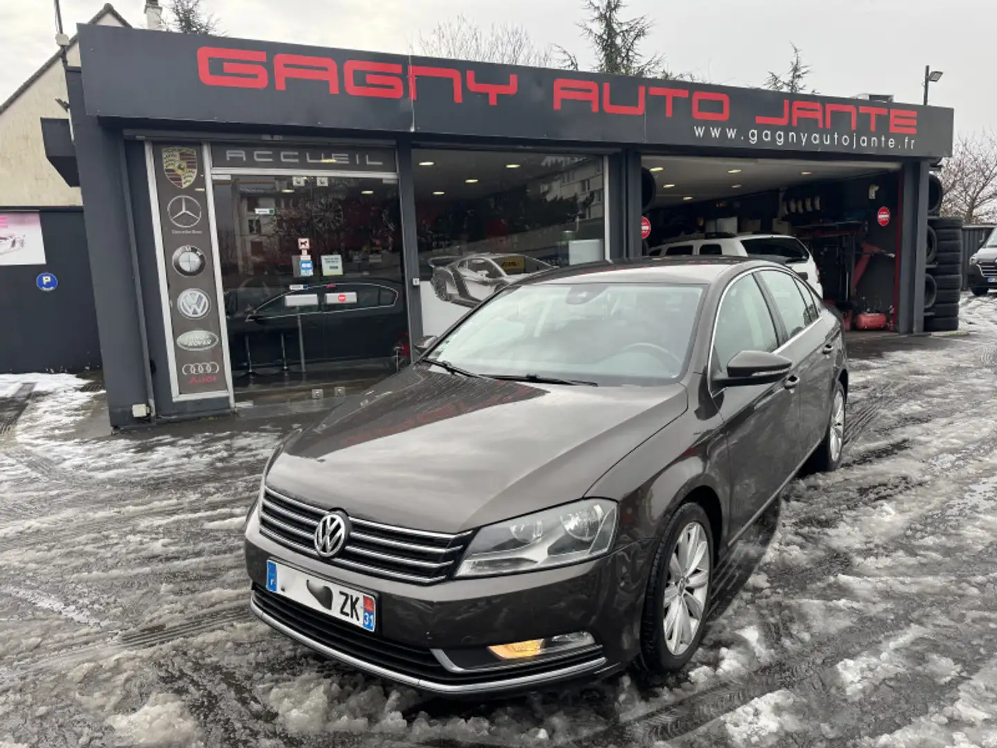 Volkswagen Passat 1.4 TSI 122CH EMBASSY DSG7 Noir - 1