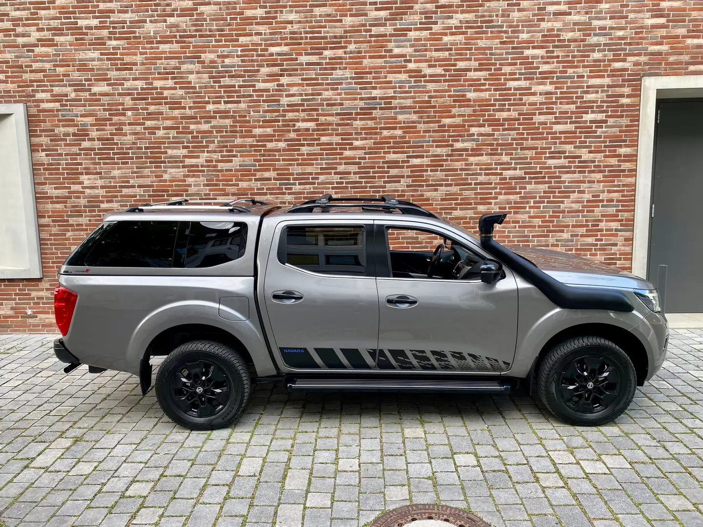 Nissan Navara N-Guard  SONDERMODELL mit HARDTOP Gris - 1