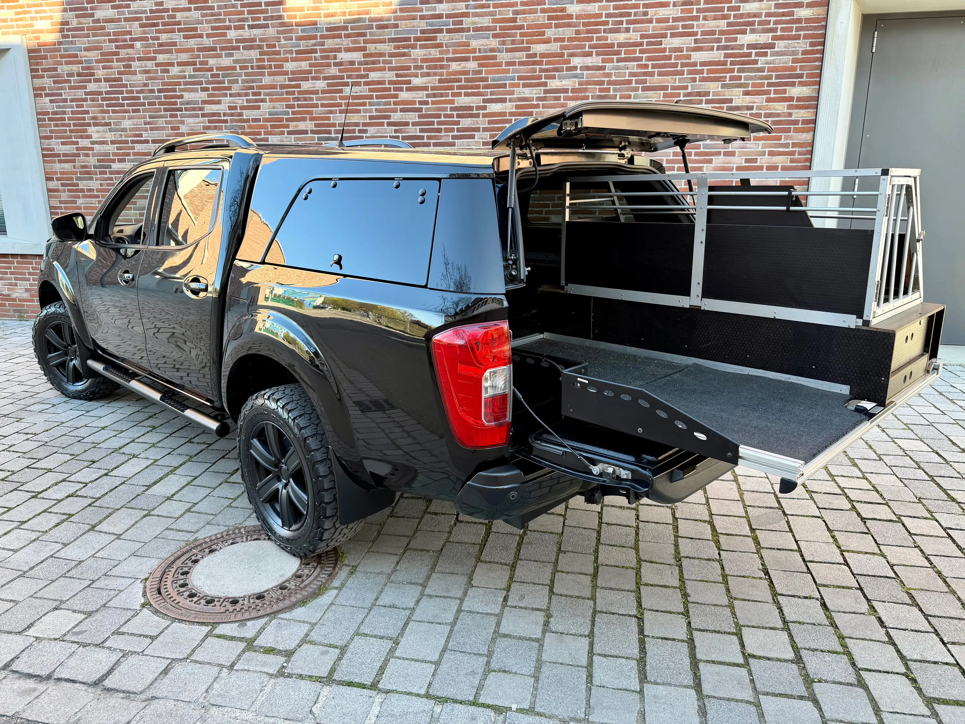 Nissan Navara N-Guard  SONDERMODELL mit HARDTOP
