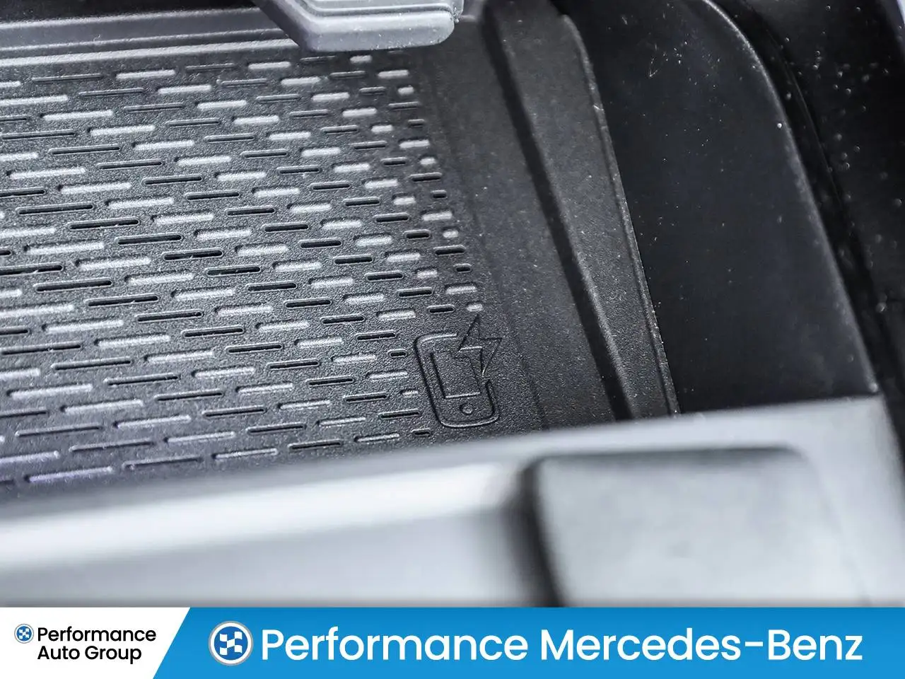 Mercedes-Benz GLB photo Mercedes-Benz GLB