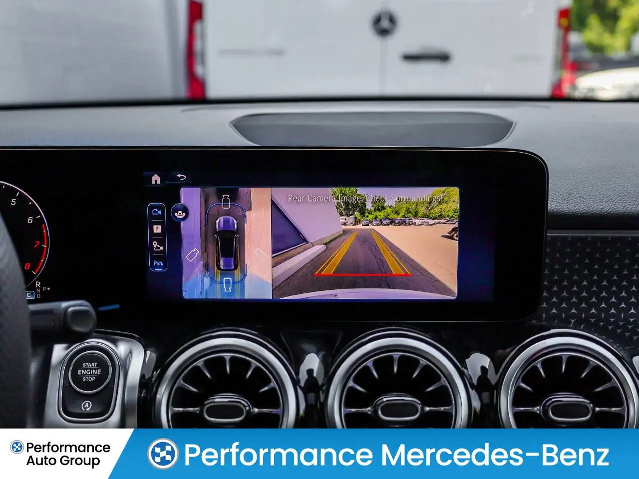 Mercedes-Benz GLB photo Mercedes-Benz GLB