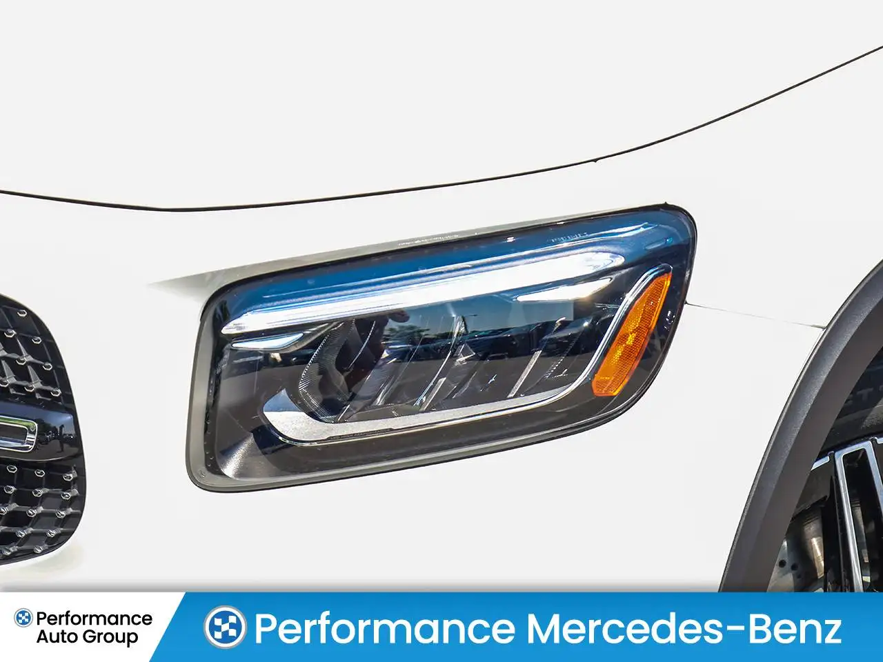 Mercedes-Benz GLB photo Mercedes-Benz GLB
