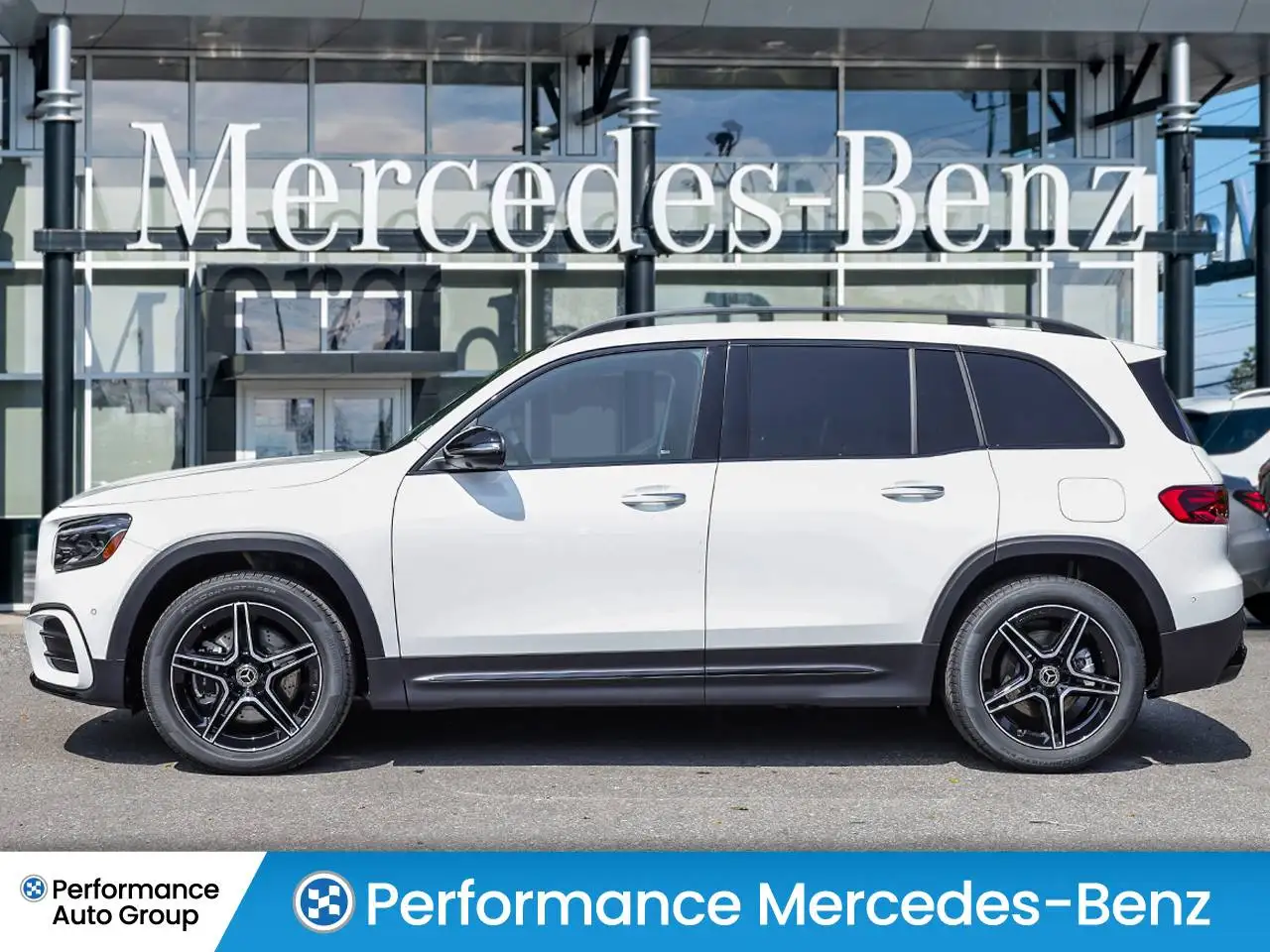 Mercedes-Benz GLB photo Mercedes-Benz GLB