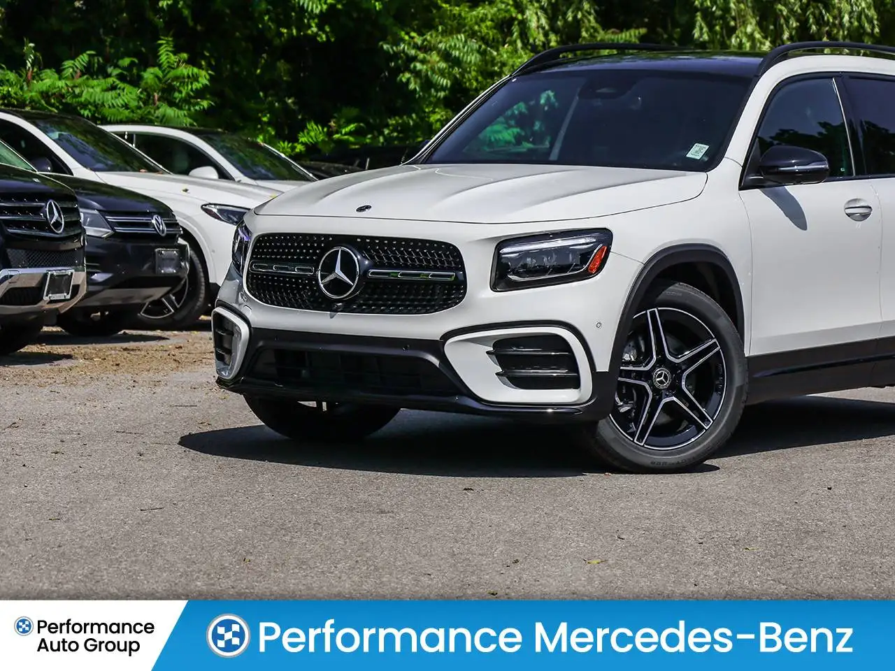 Mercedes-Benz GLB photo Mercedes-Benz GLB