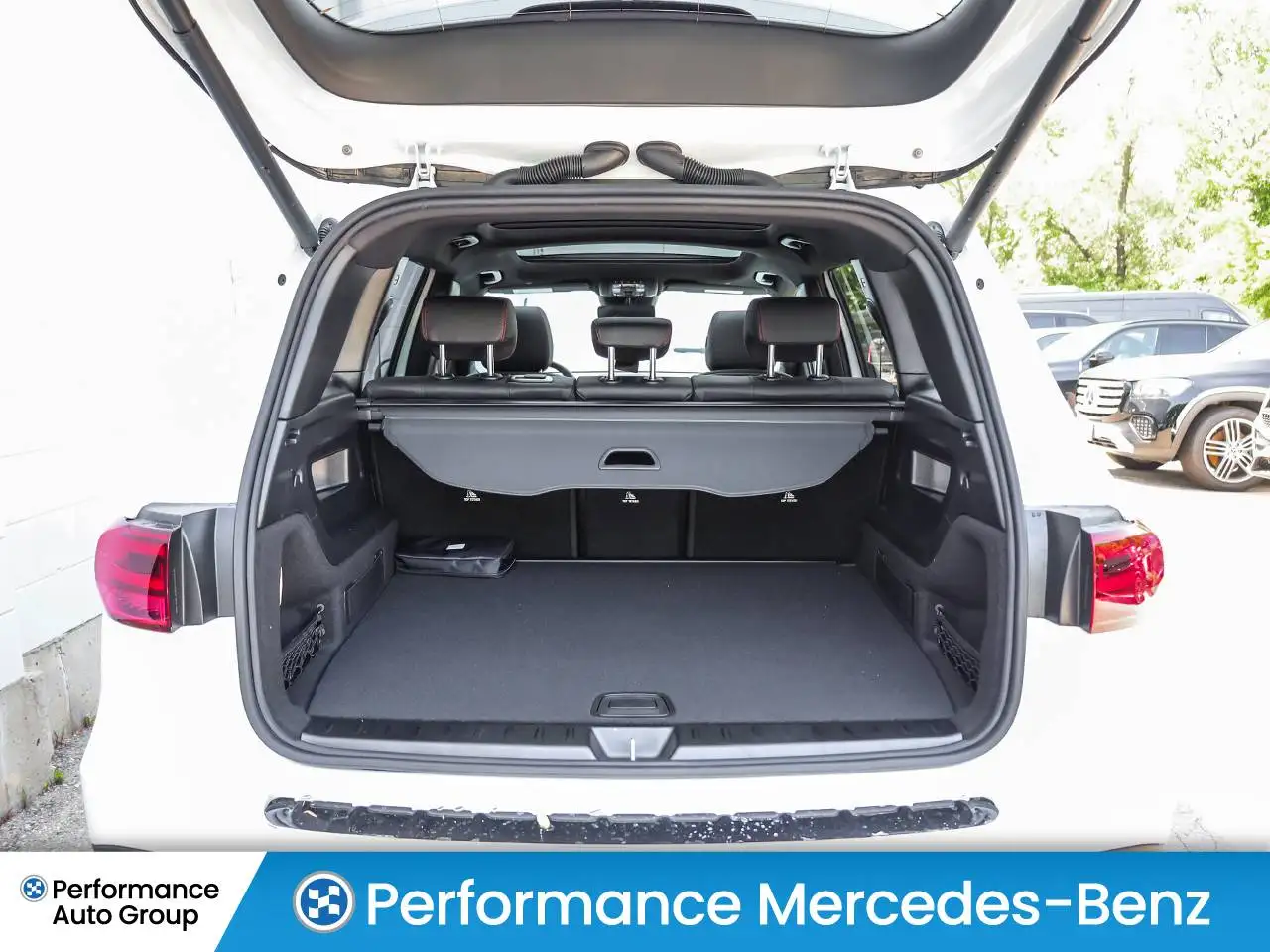 Mercedes-Benz GLB photo Mercedes-Benz GLB