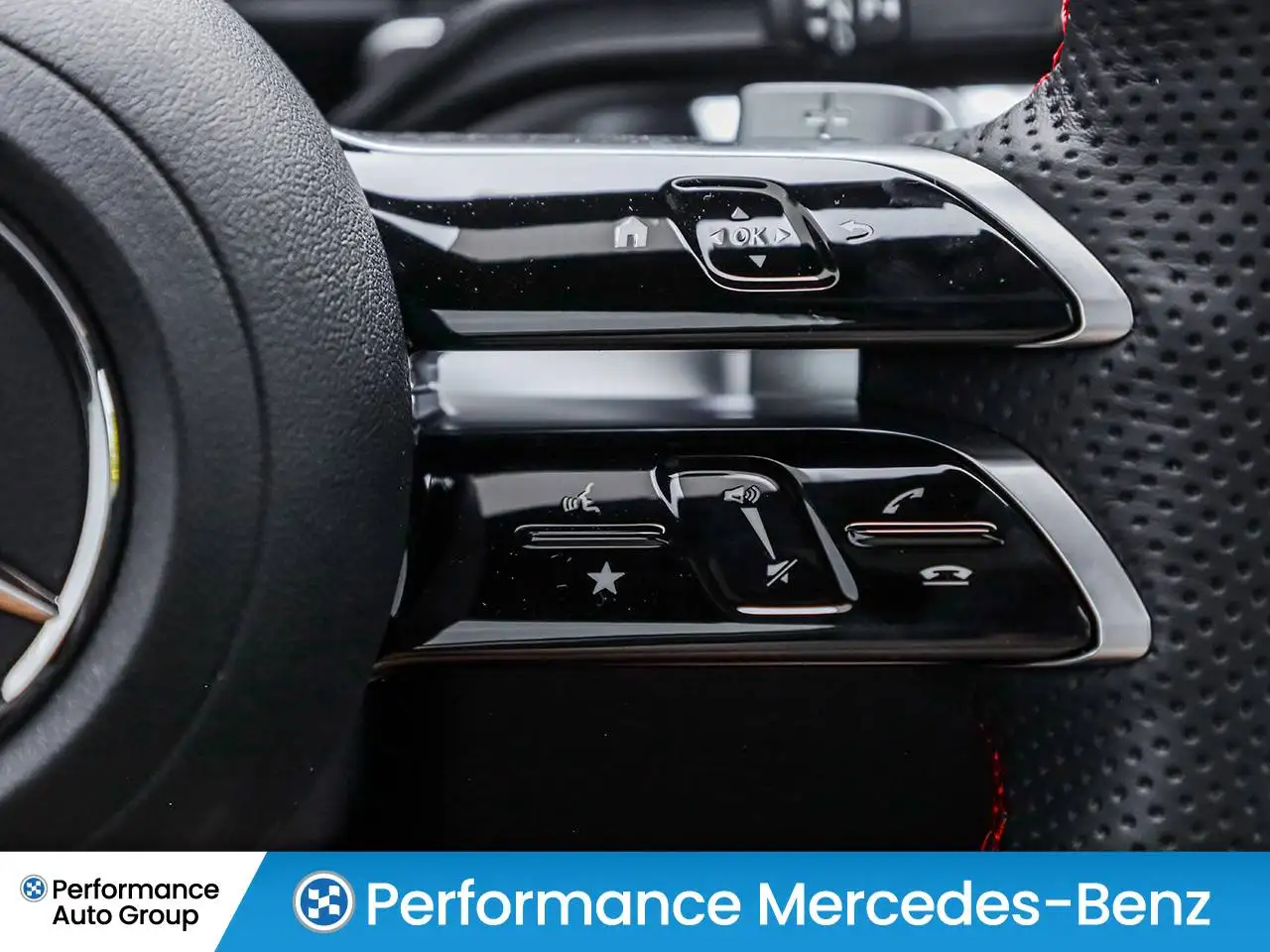 Mercedes-Benz GLB photo Mercedes-Benz GLB