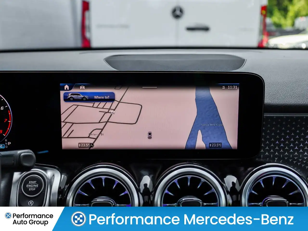 Mercedes-Benz GLB photo Mercedes-Benz GLB