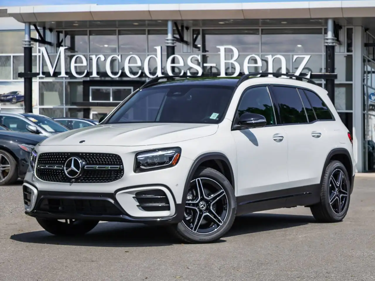 Mercedes-Benz GLB photo Mercedes-Benz GLB