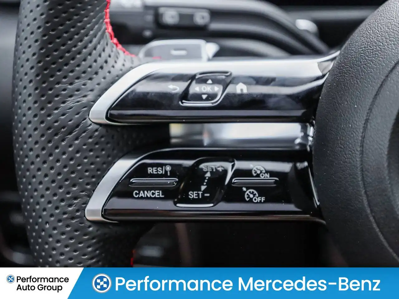 Mercedes-Benz GLB photo Mercedes-Benz GLB