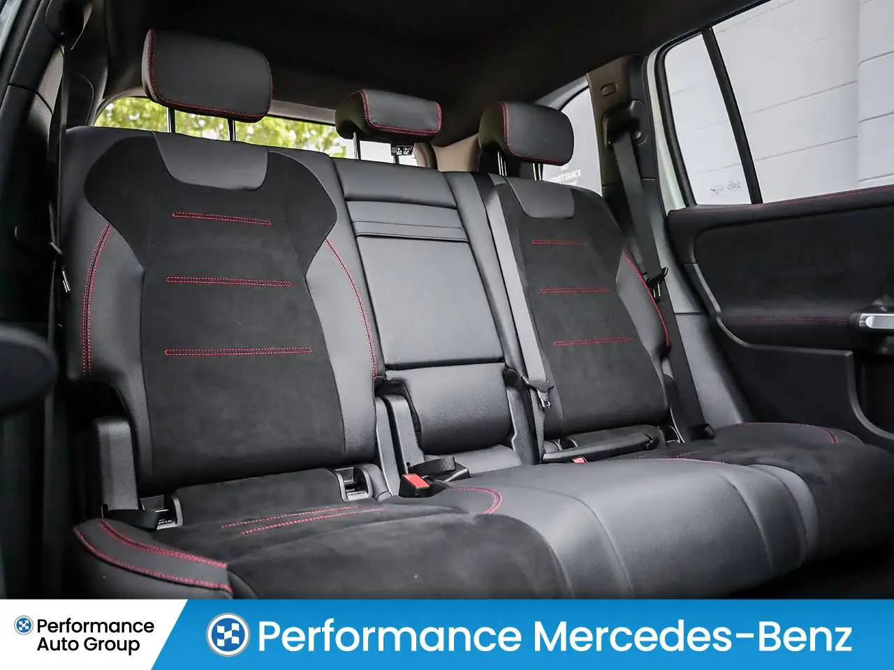 Mercedes-Benz GLB photo Mercedes-Benz GLB
